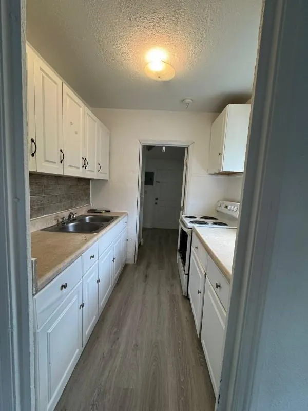 1832 NW 49th St