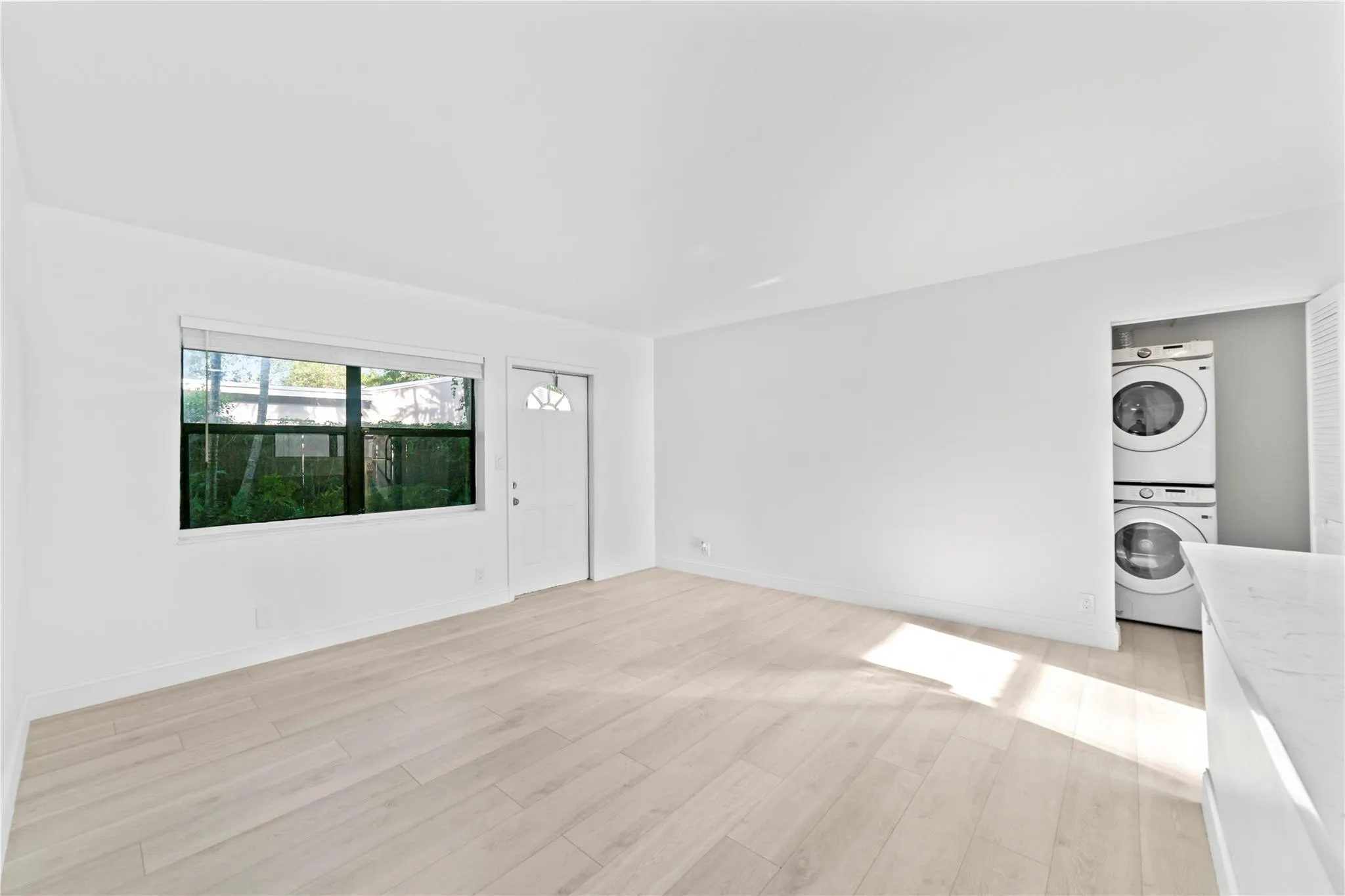 413 SE 16th St, #2