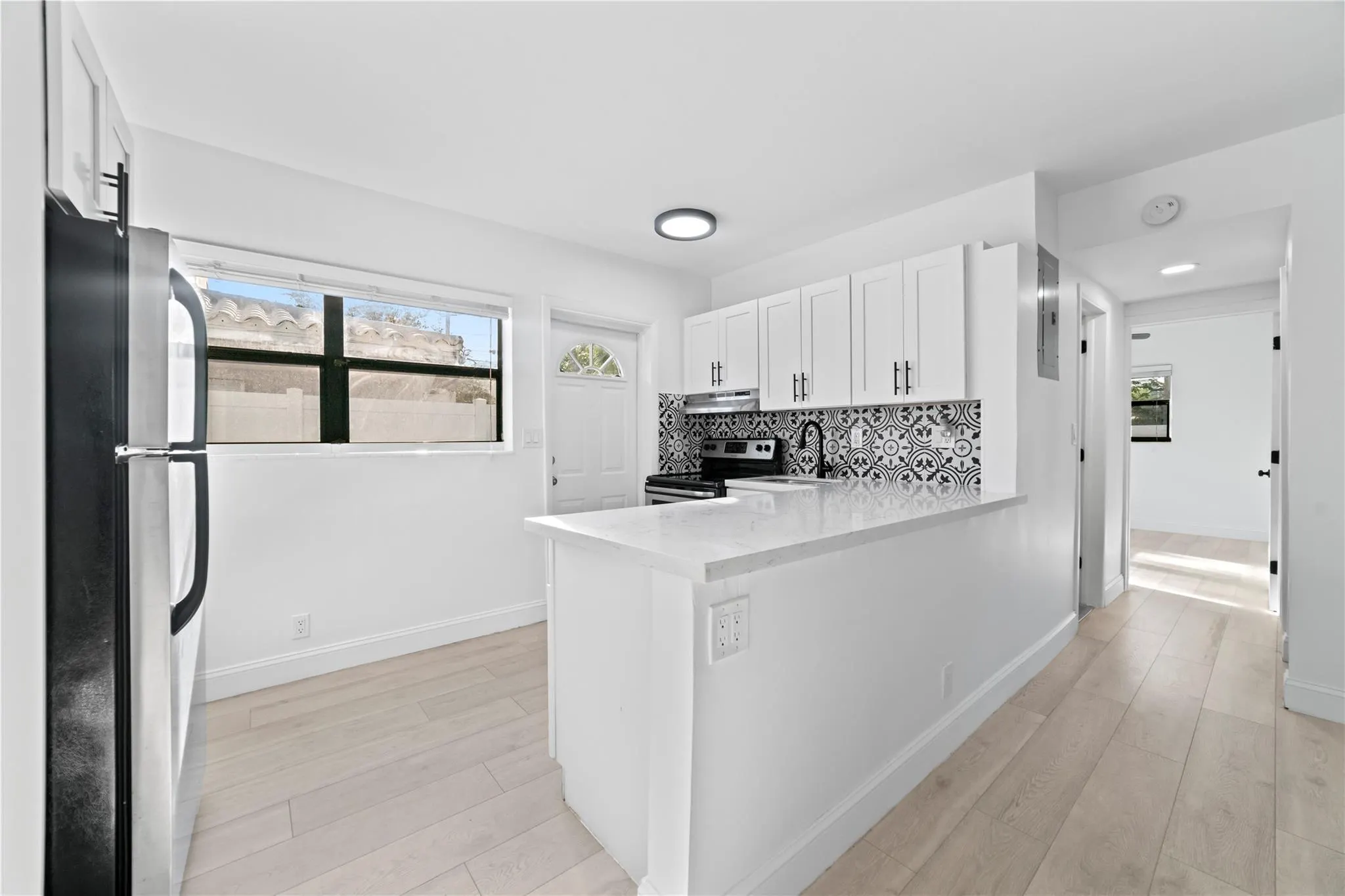 413 SE 16th St, #2