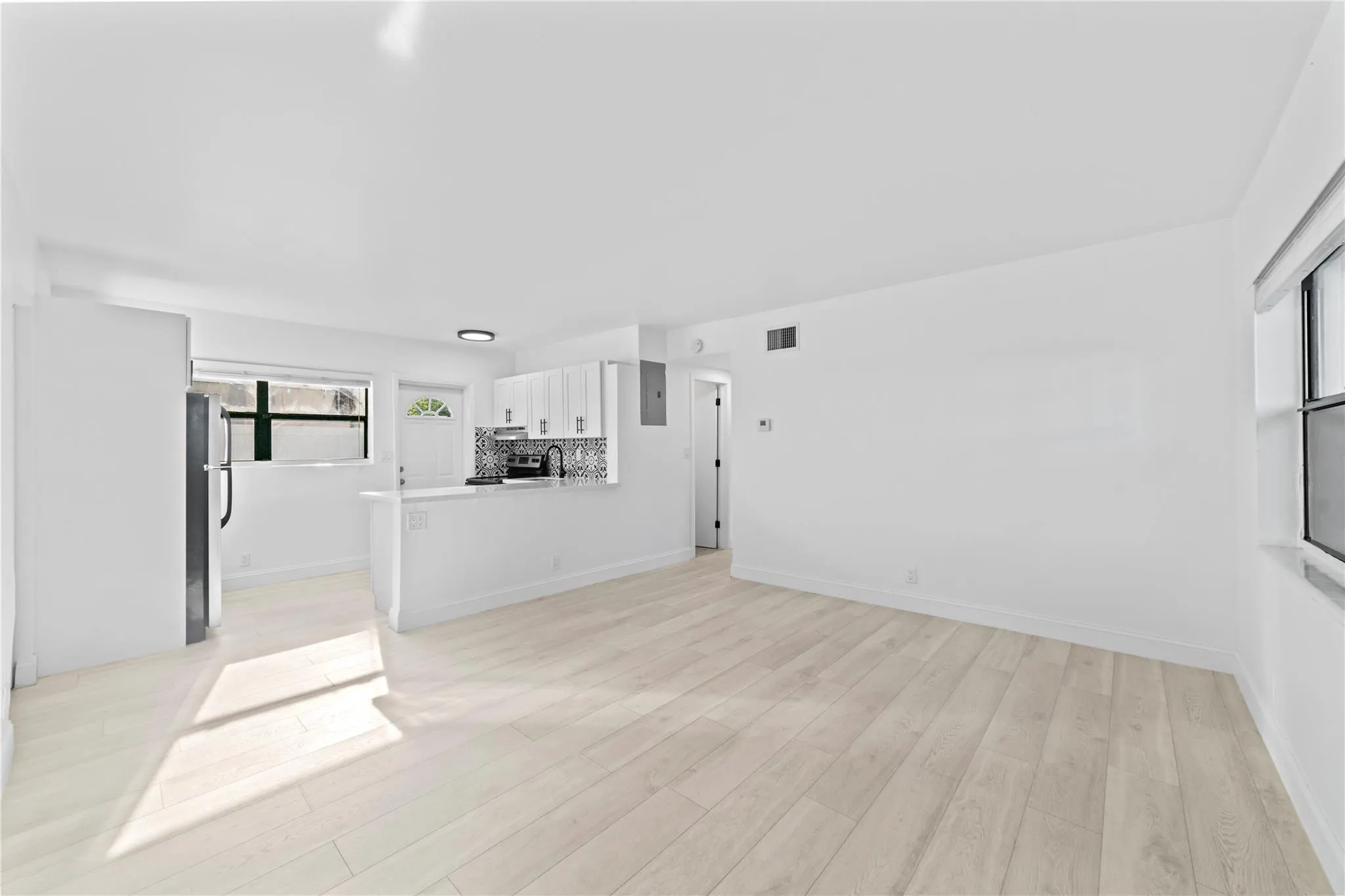 413 SE 16th St, #2