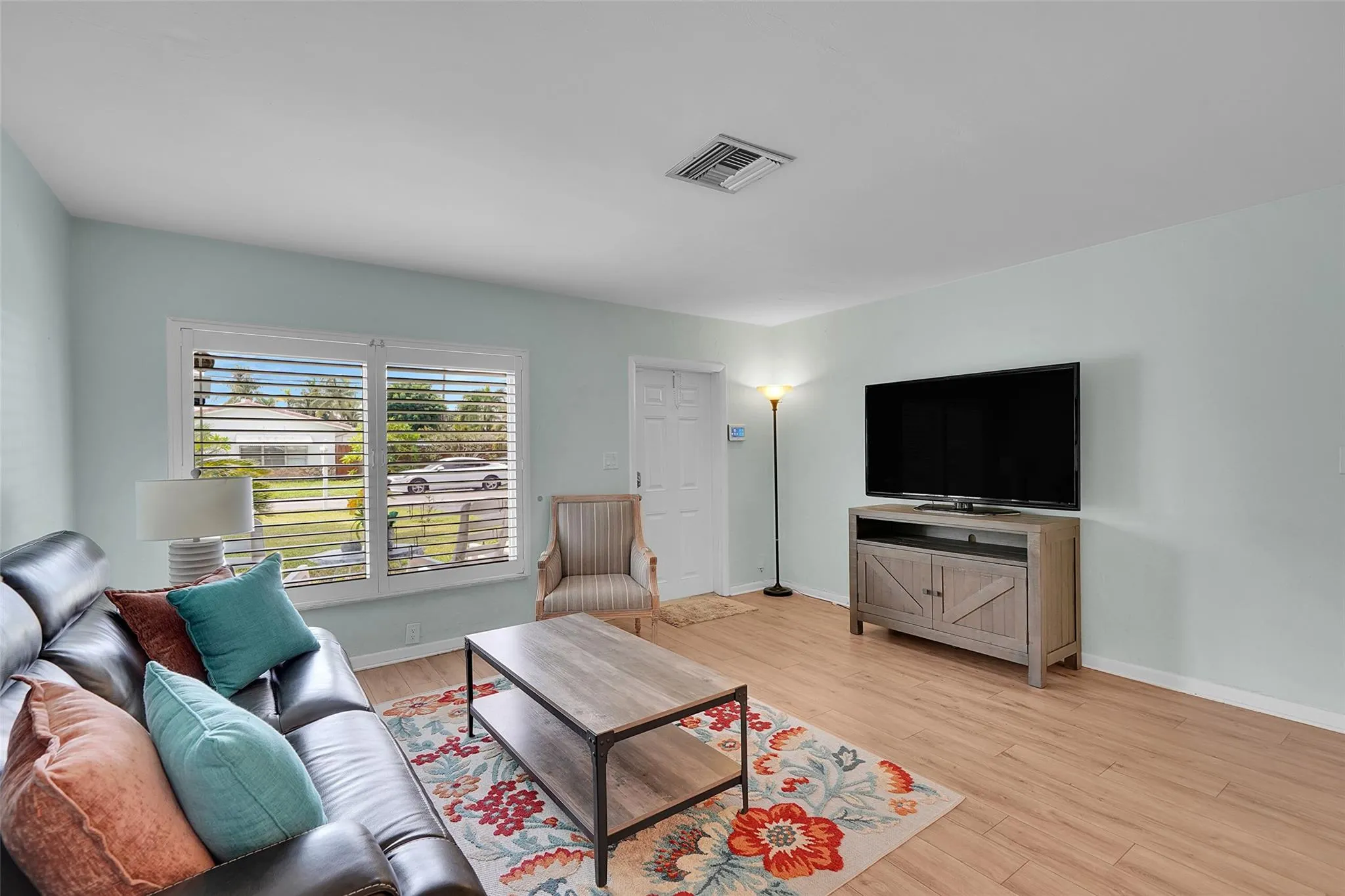 161 SE 8th St