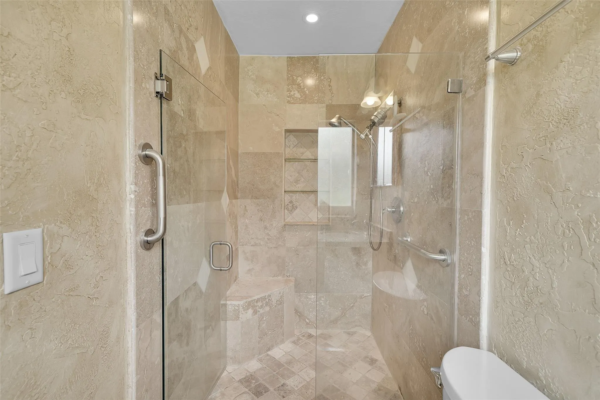 161 SE 8th St