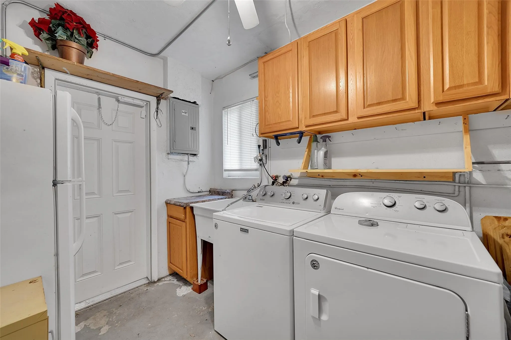 161 SE 8th St