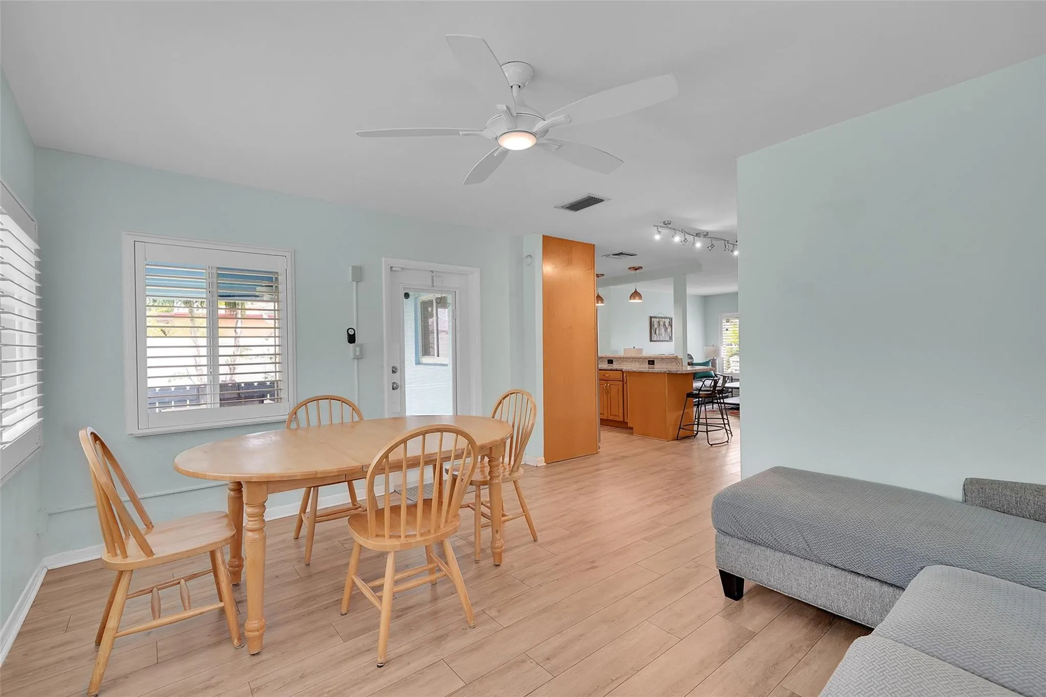 161 SE 8th St