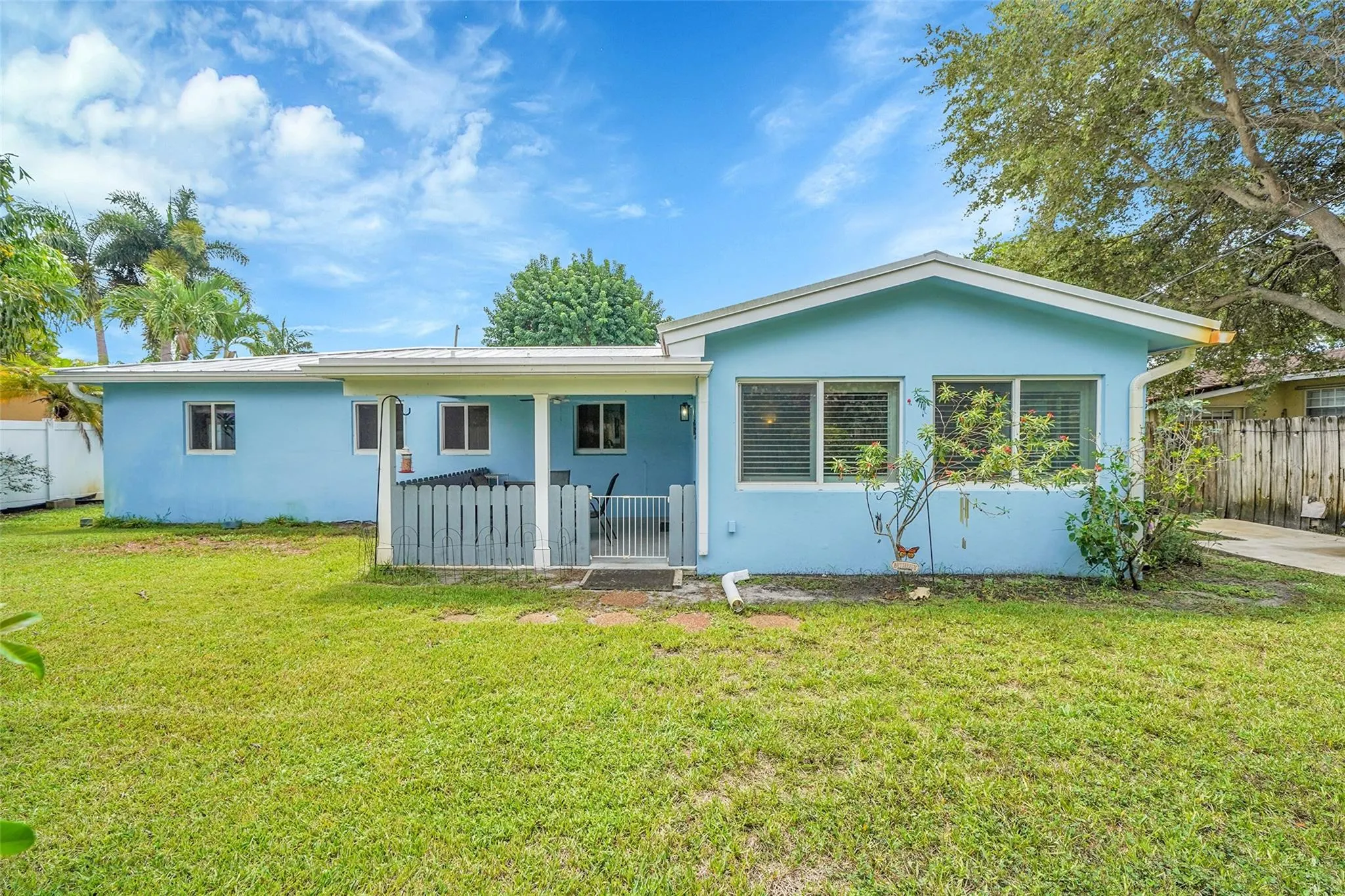 161 SE 8th St