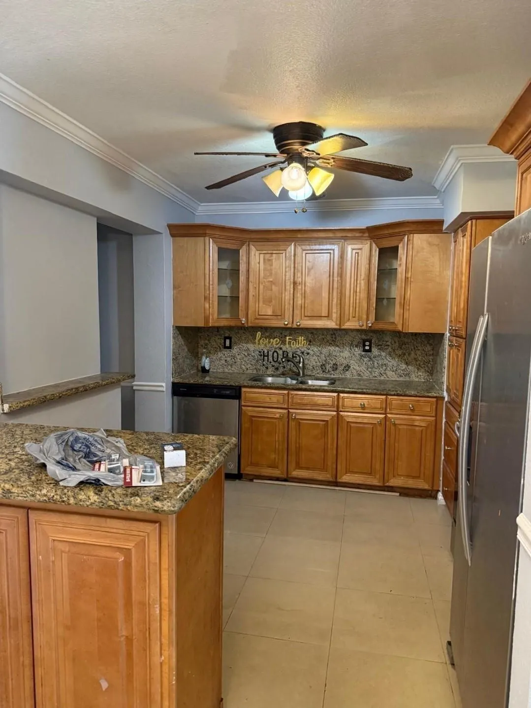 2401 Largo Dr