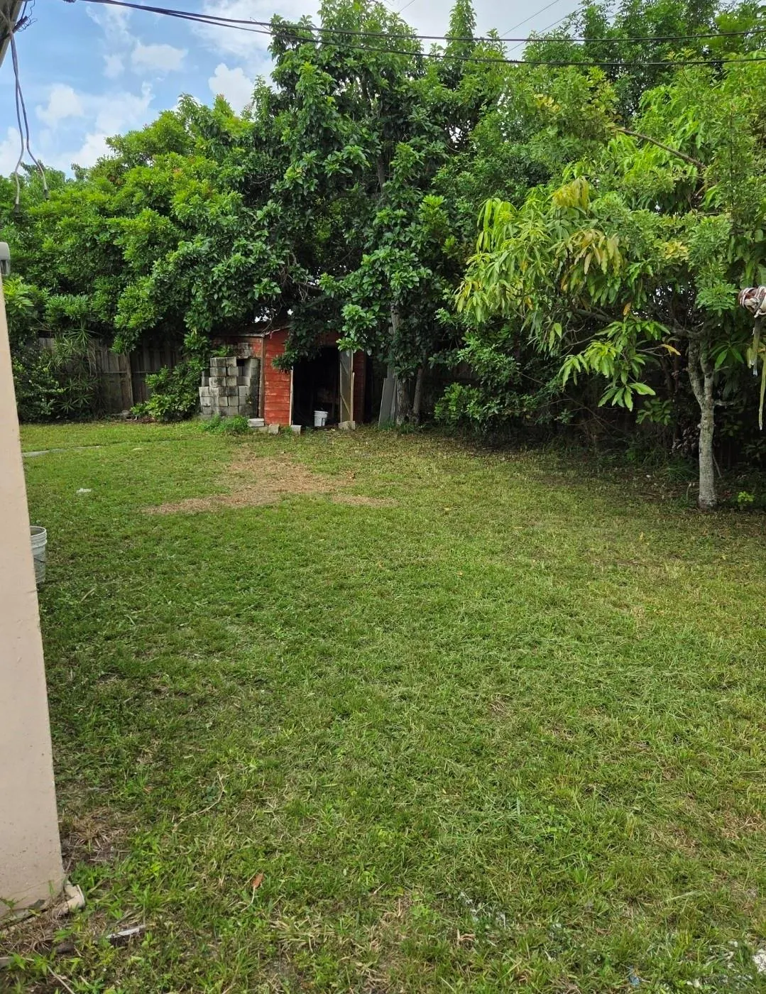 2401 Largo Dr