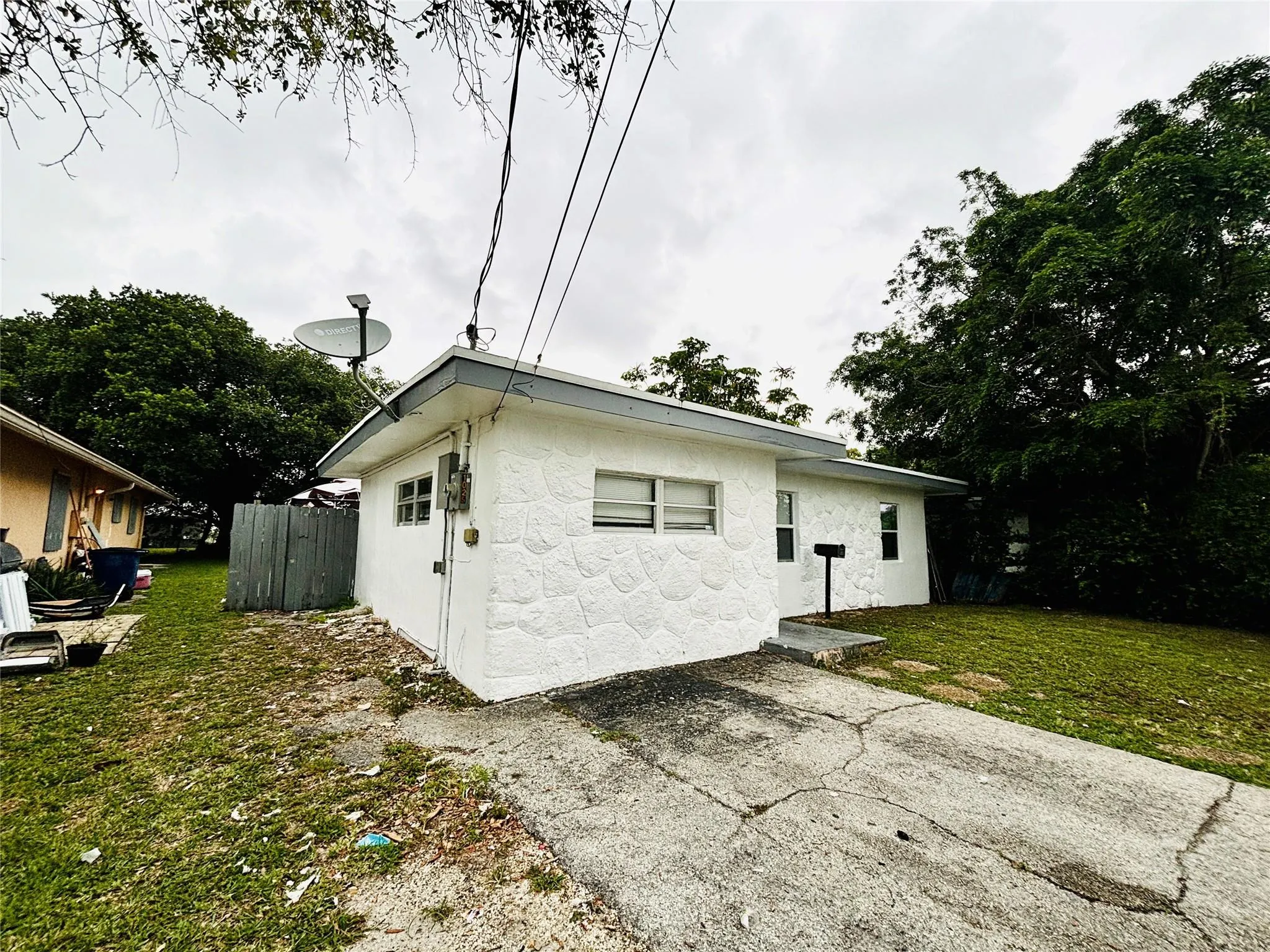 1025 NW 8th St