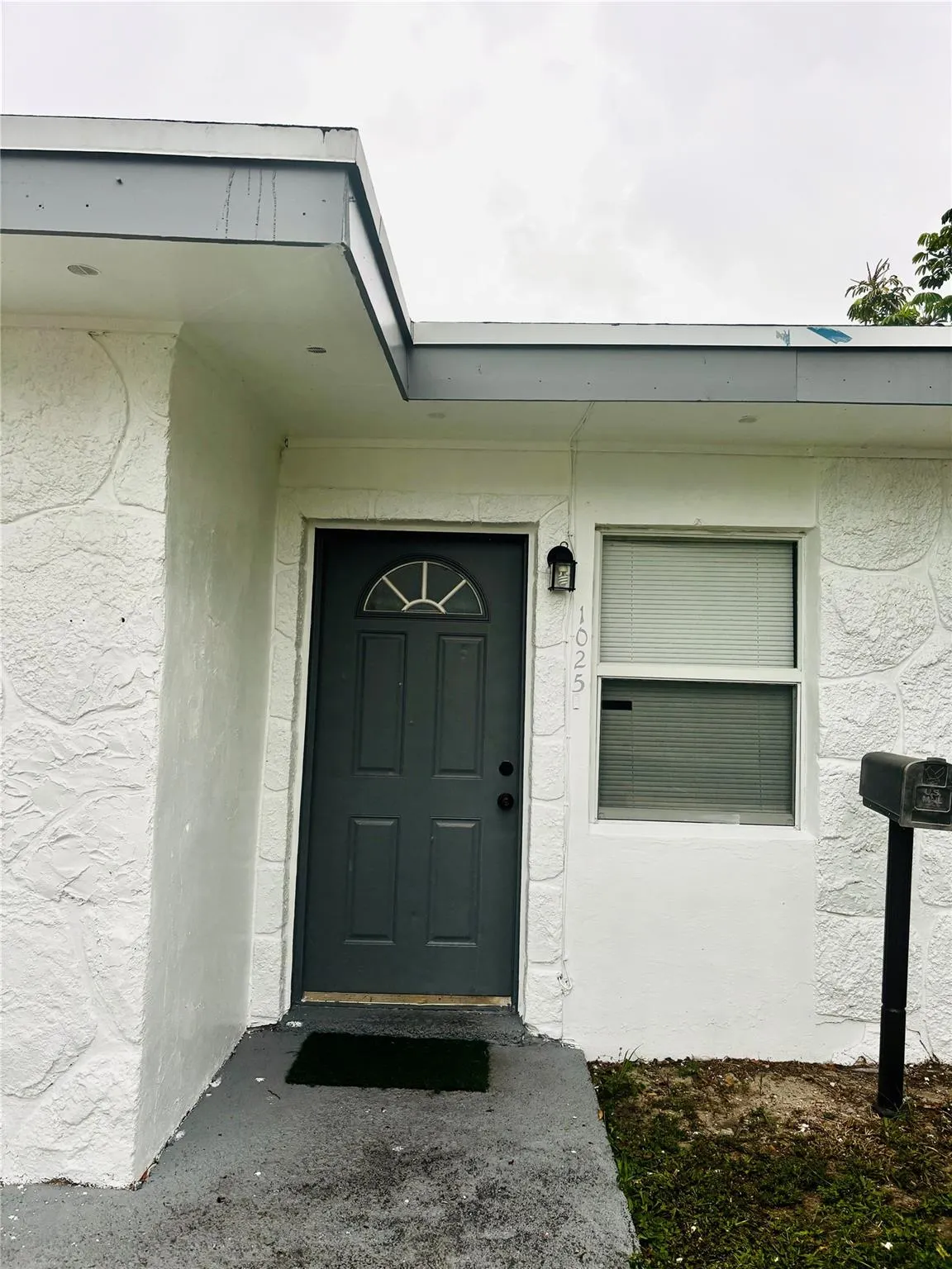 1025 NW 8th St