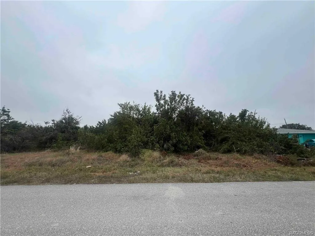 657 Cape Ter NW