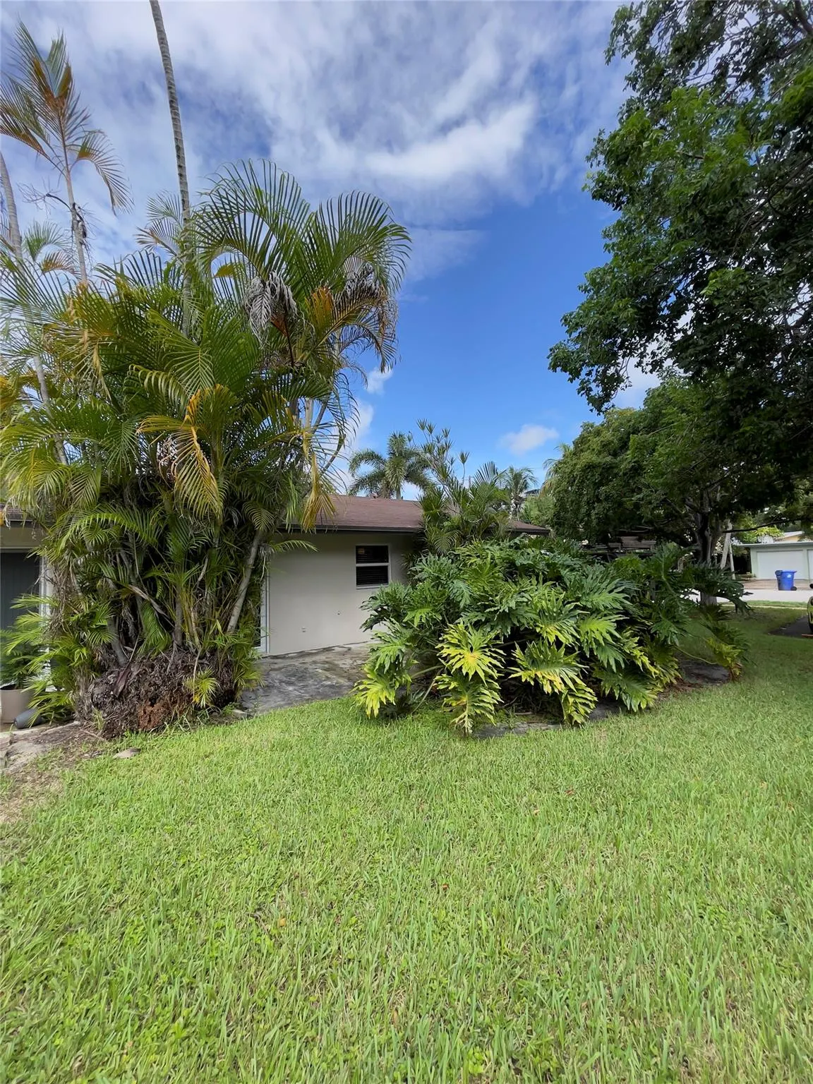 1614 NE 11th Ave