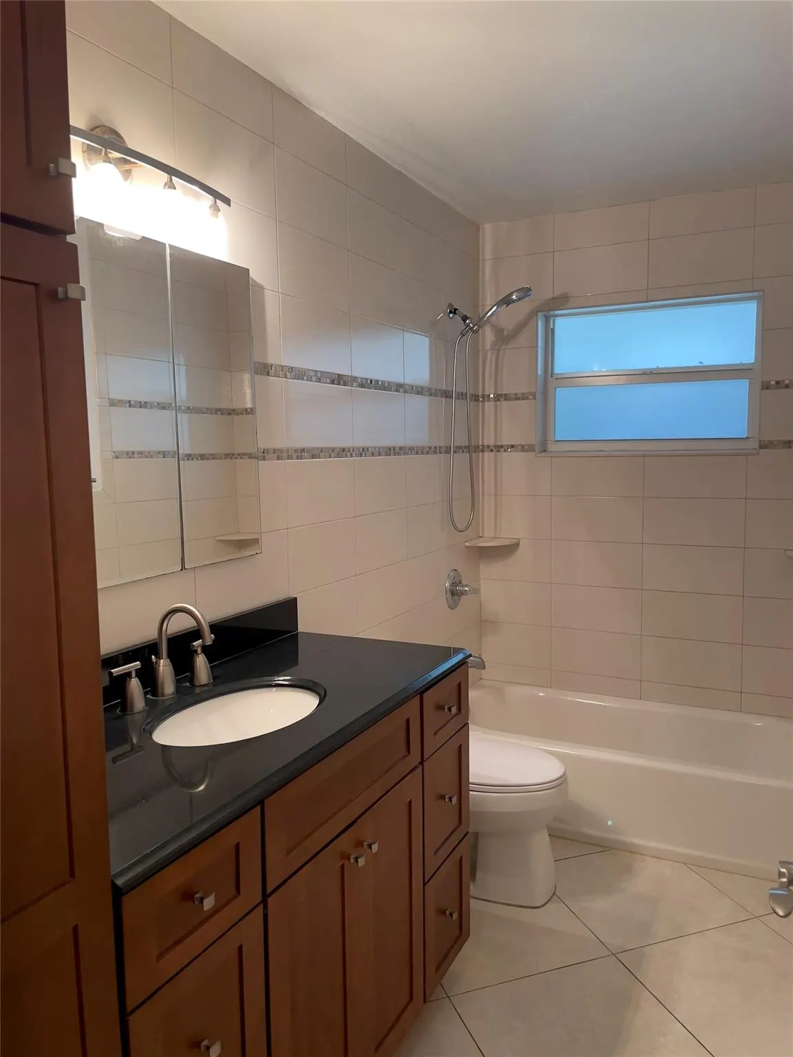1614 NE 11th Ave