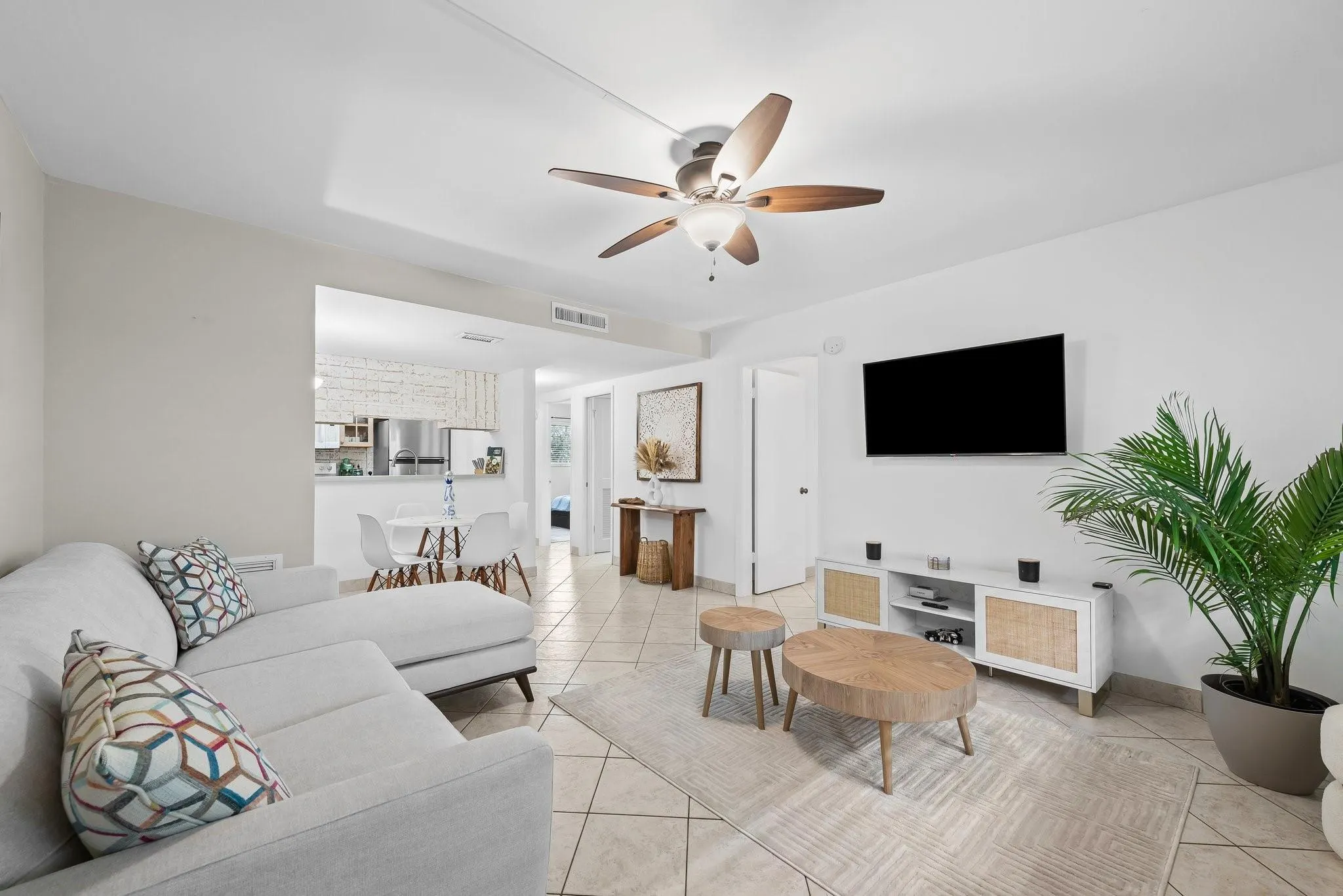 1000 SE 15th St, #103