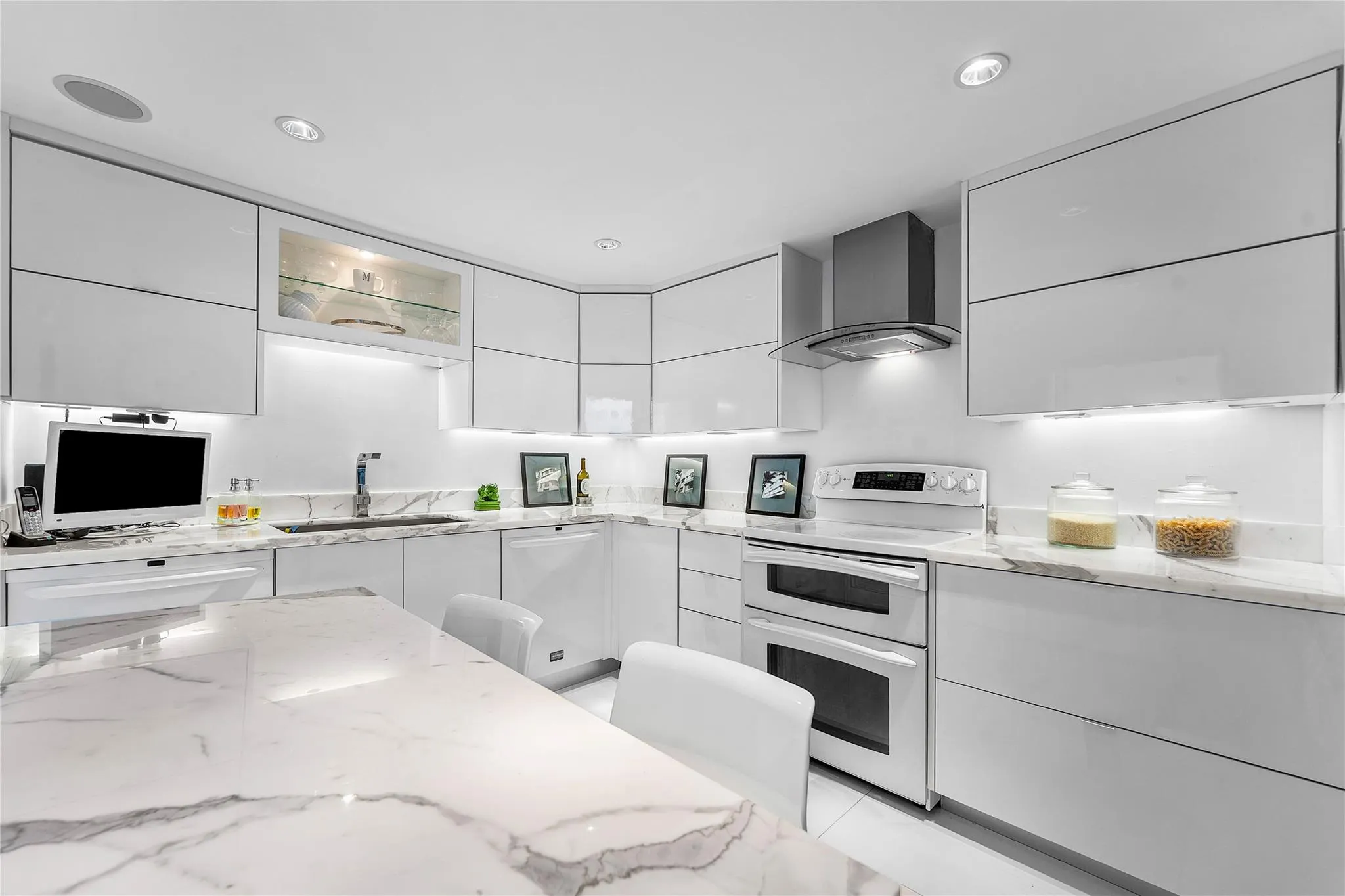 2000 S Ocean Dr, #1209