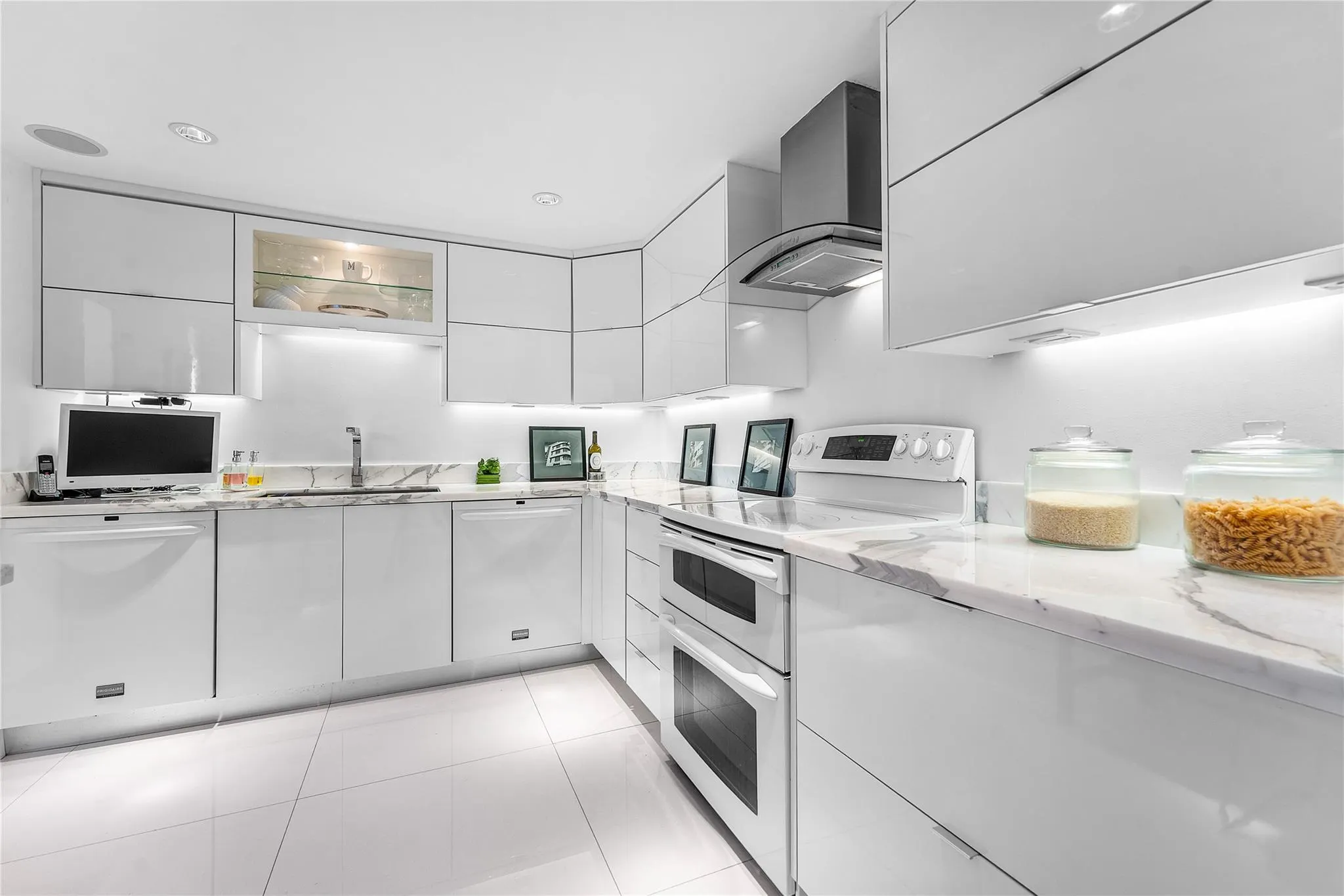 2000 S Ocean Dr, #1209