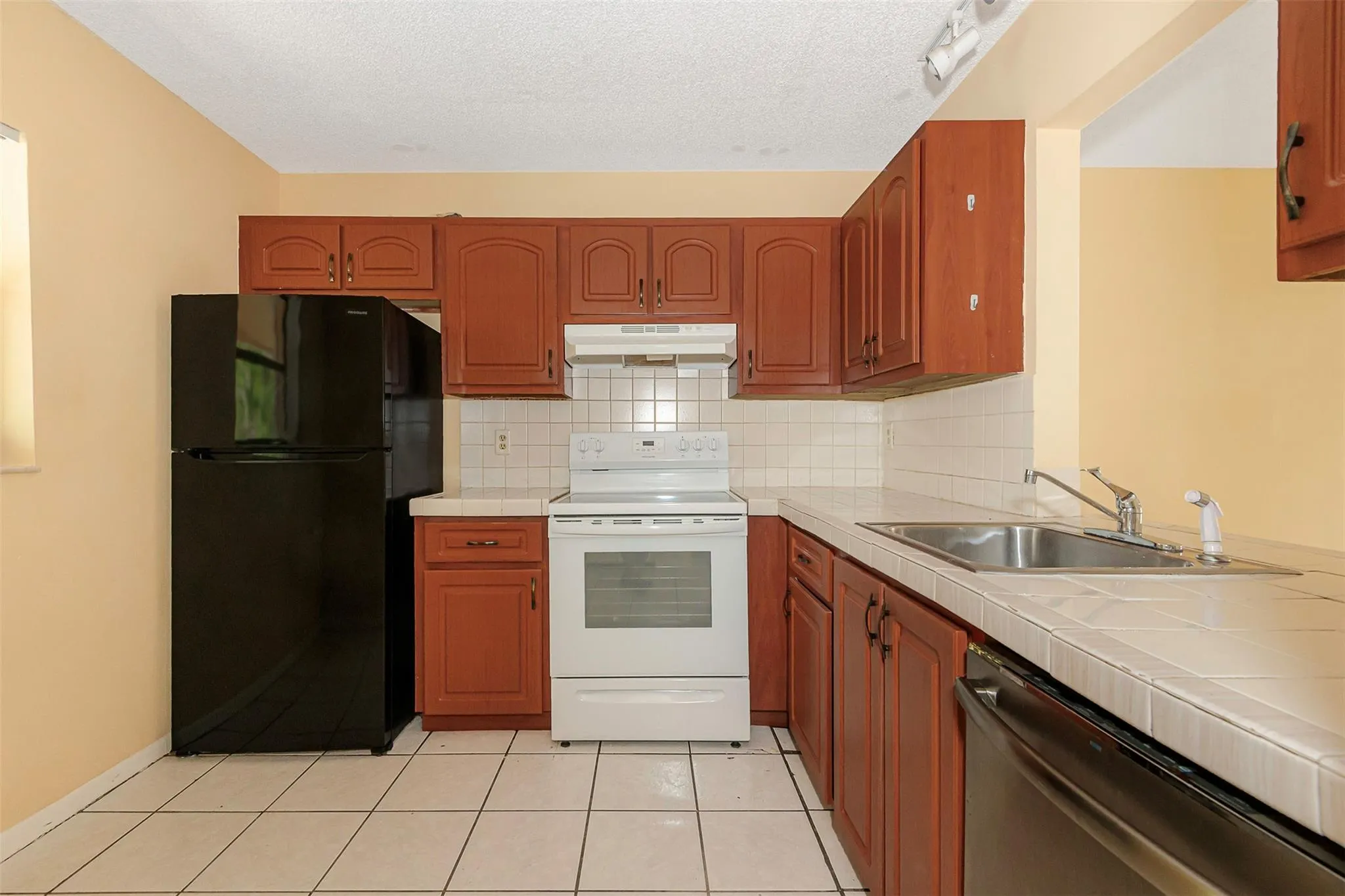 4280 NW 114th Ter