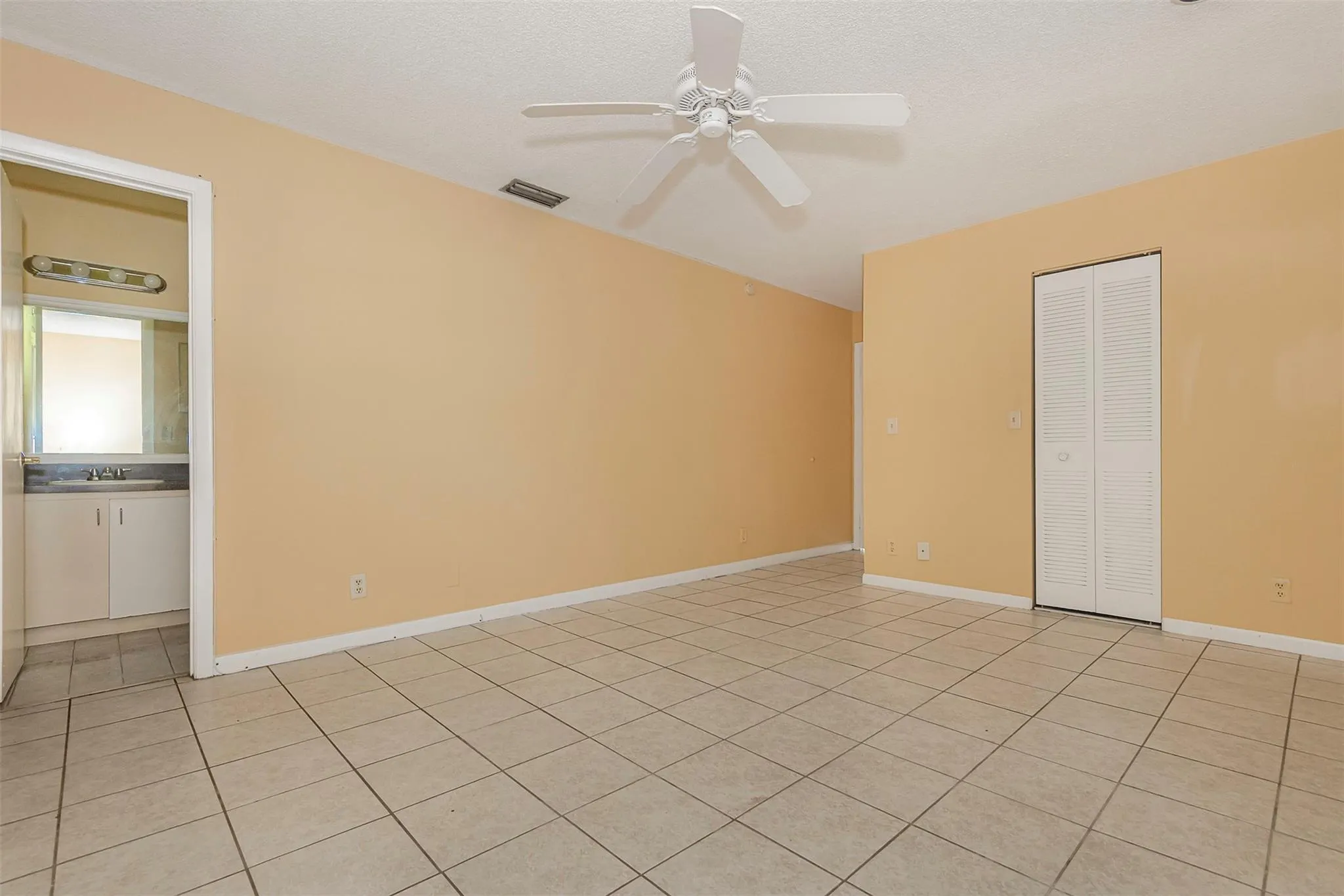 4280 NW 114th Ter