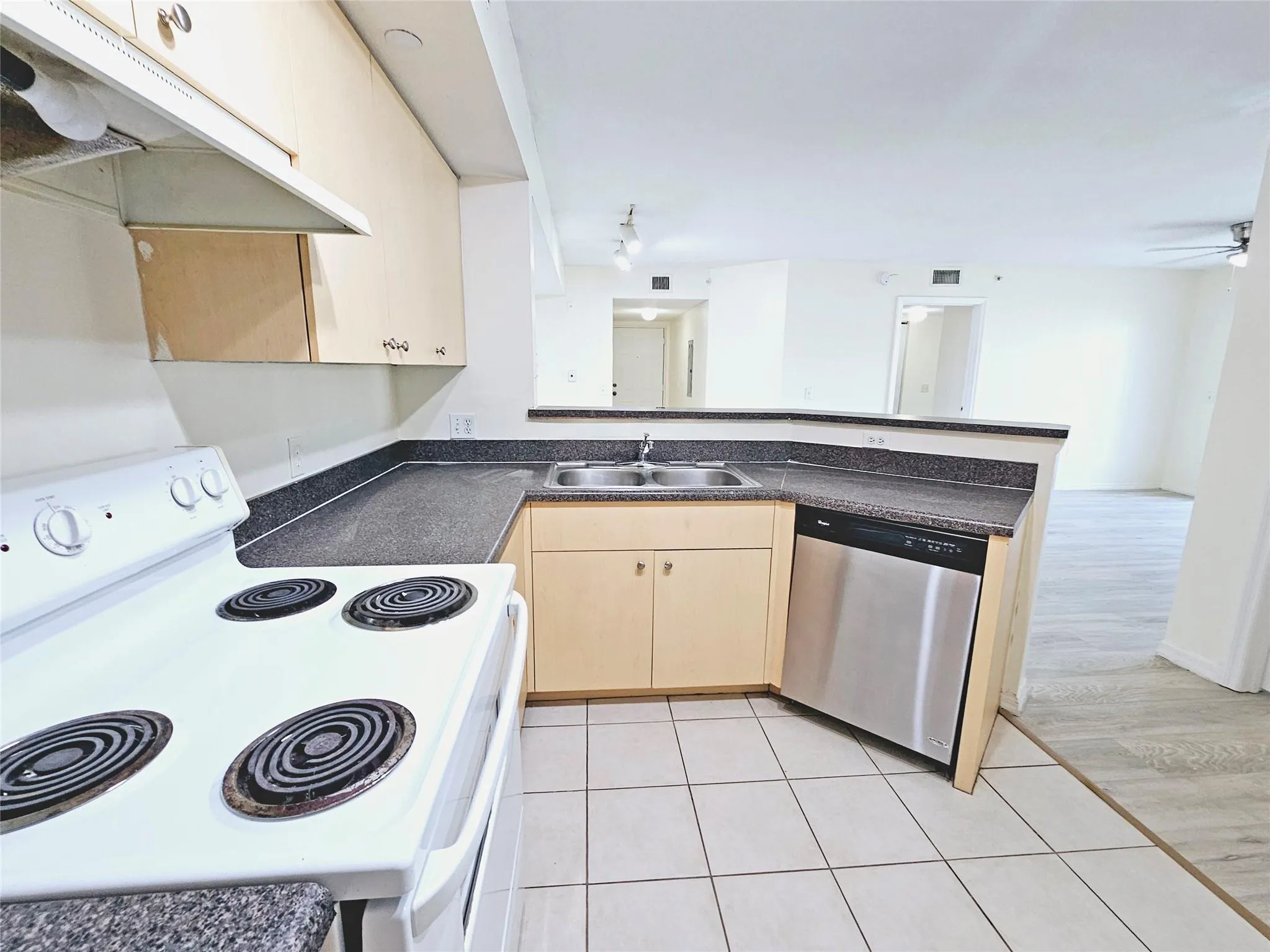 4151 San Marino Blvd, #208
