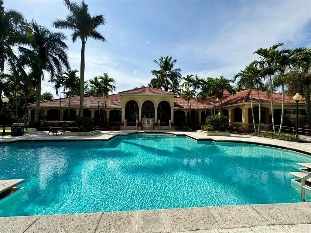 4151 San Marino Blvd, #208