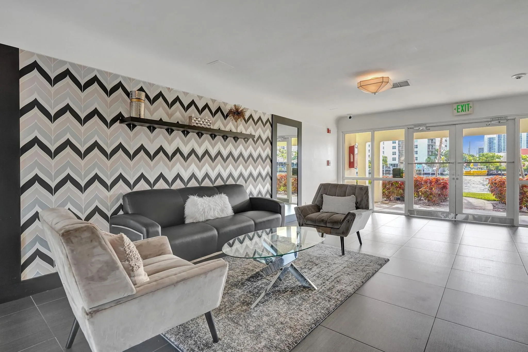 2895 NE 32nd St, #206
