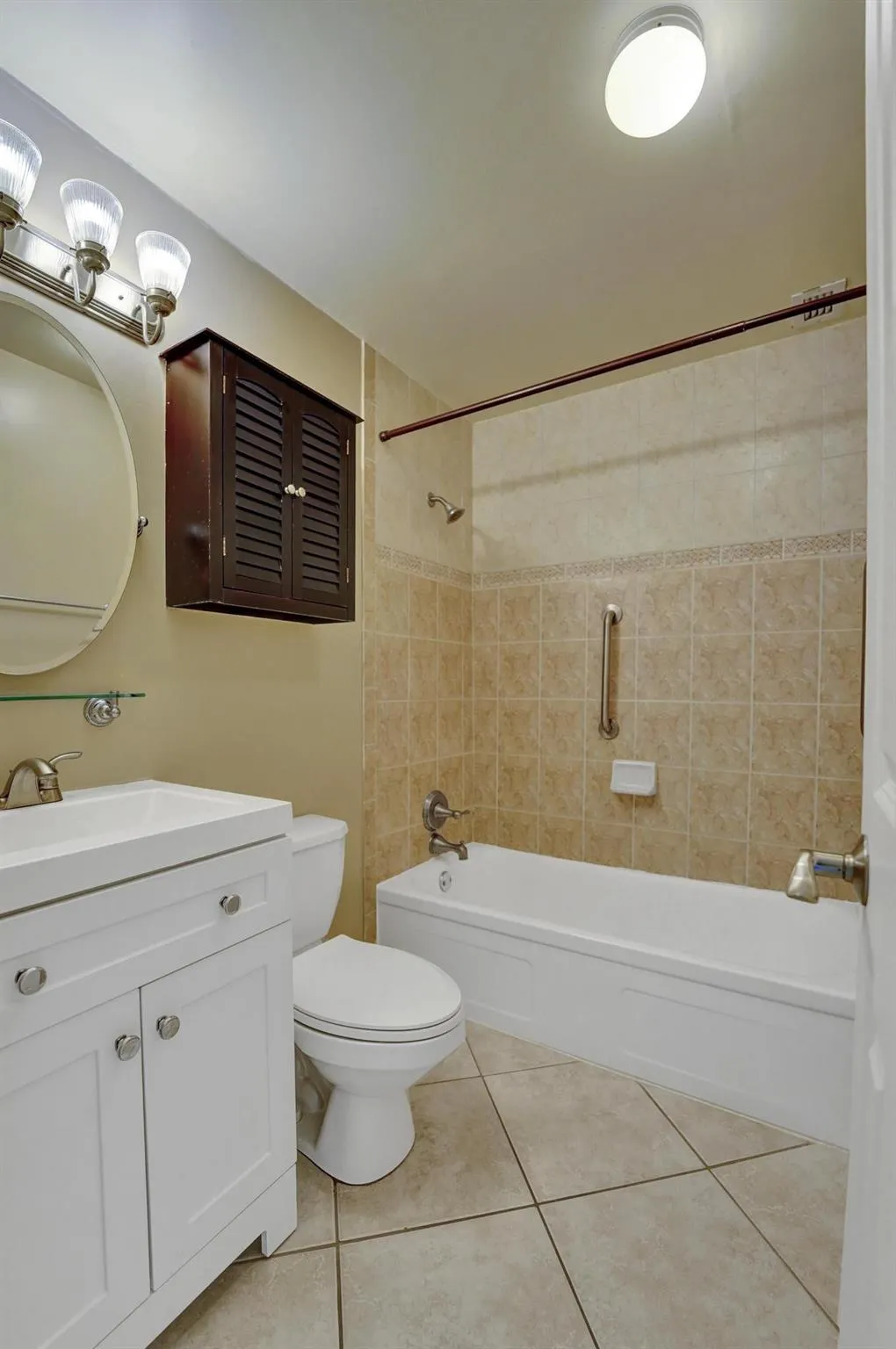 2895 NE 32nd St, #206