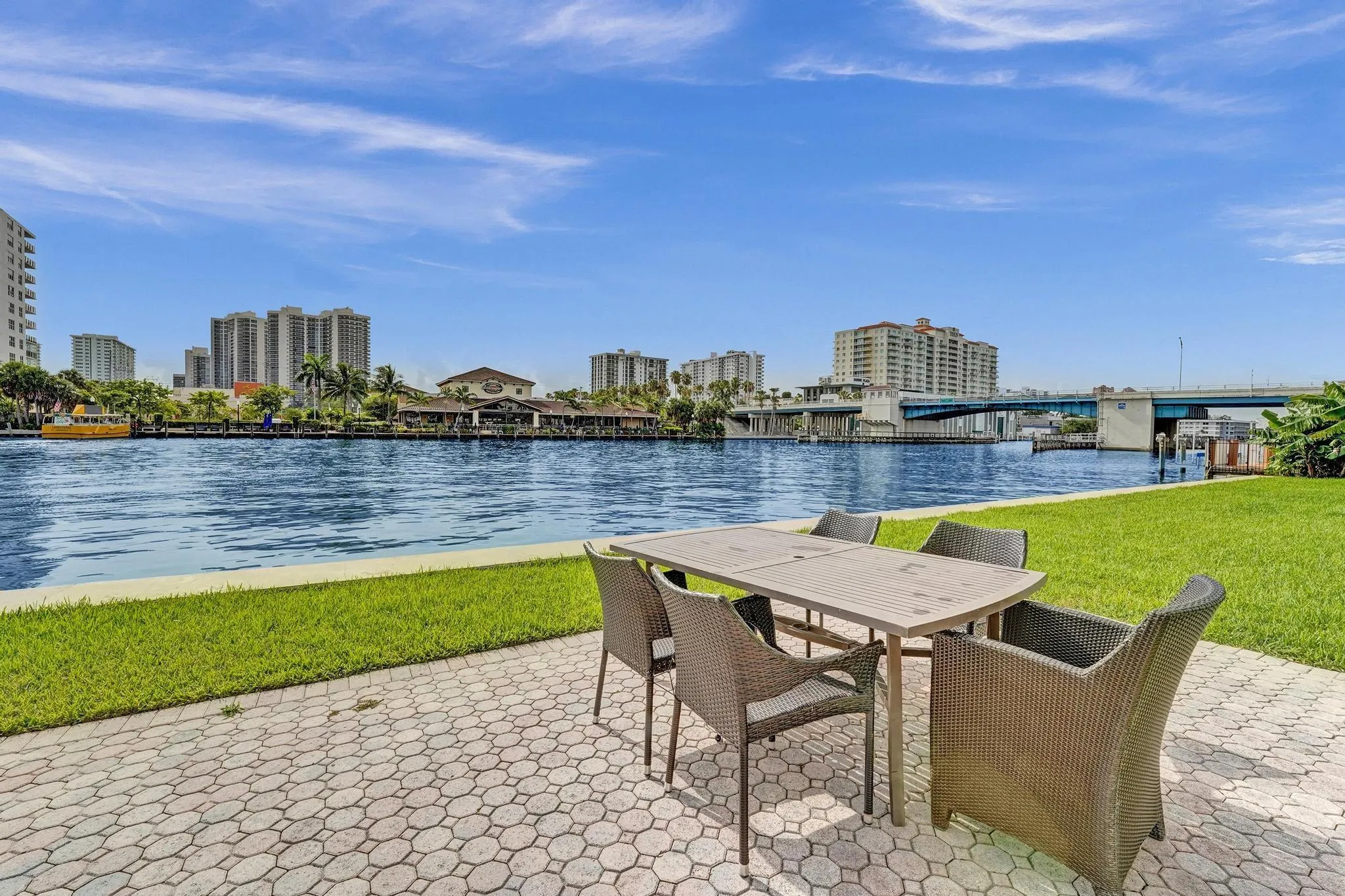 2895 NE 32nd St, #206