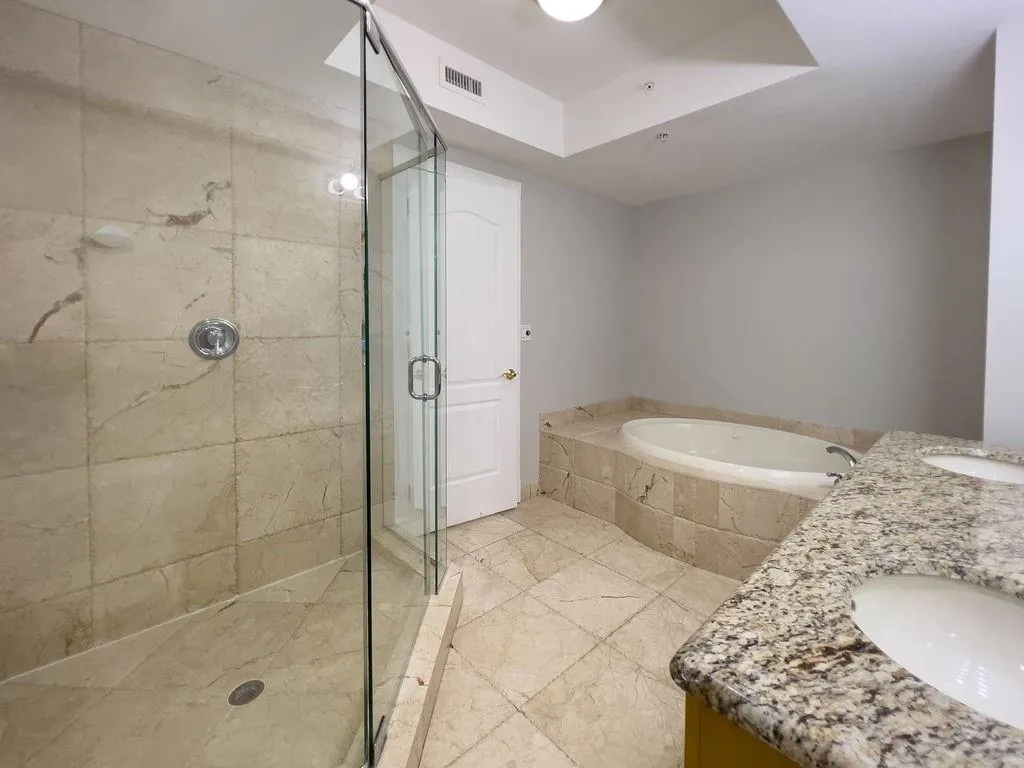 4241 N OCEAN BLVD, #102