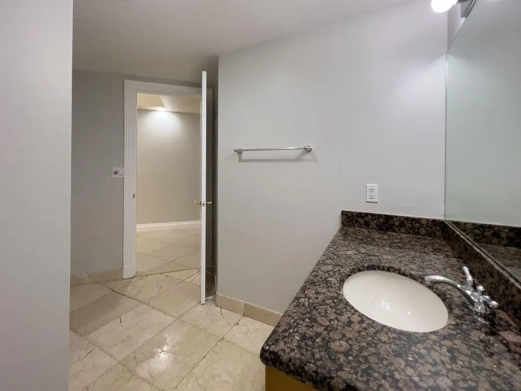 4241 N OCEAN BLVD, #102