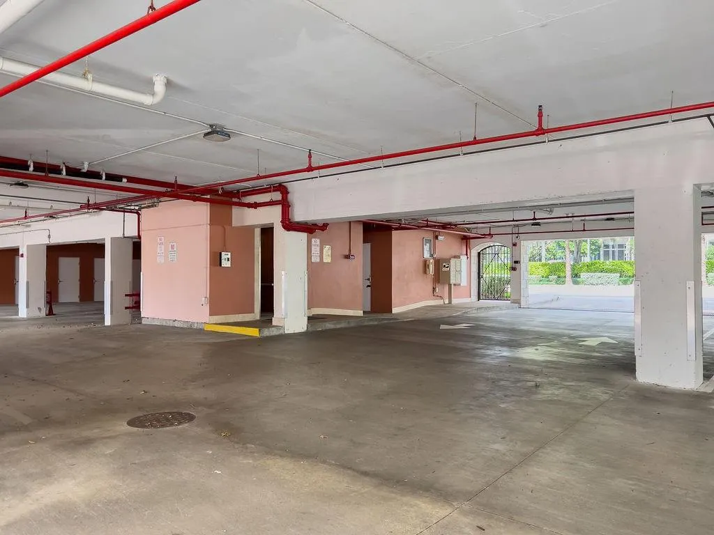 4241 N OCEAN BLVD, #102