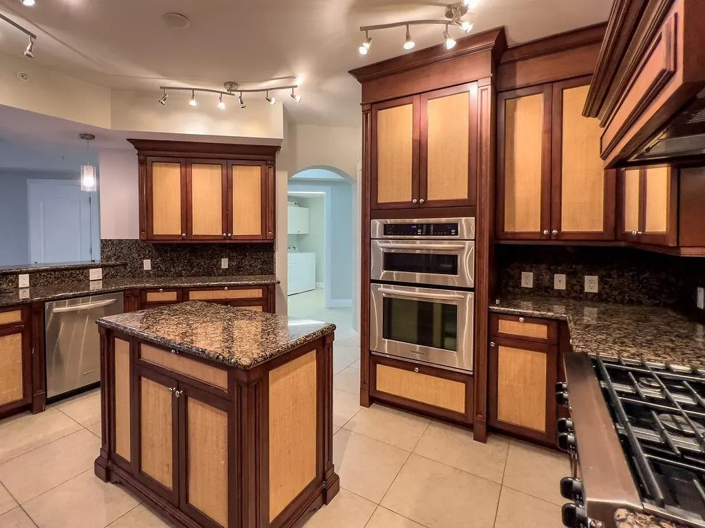 4241 N OCEAN BLVD, #102