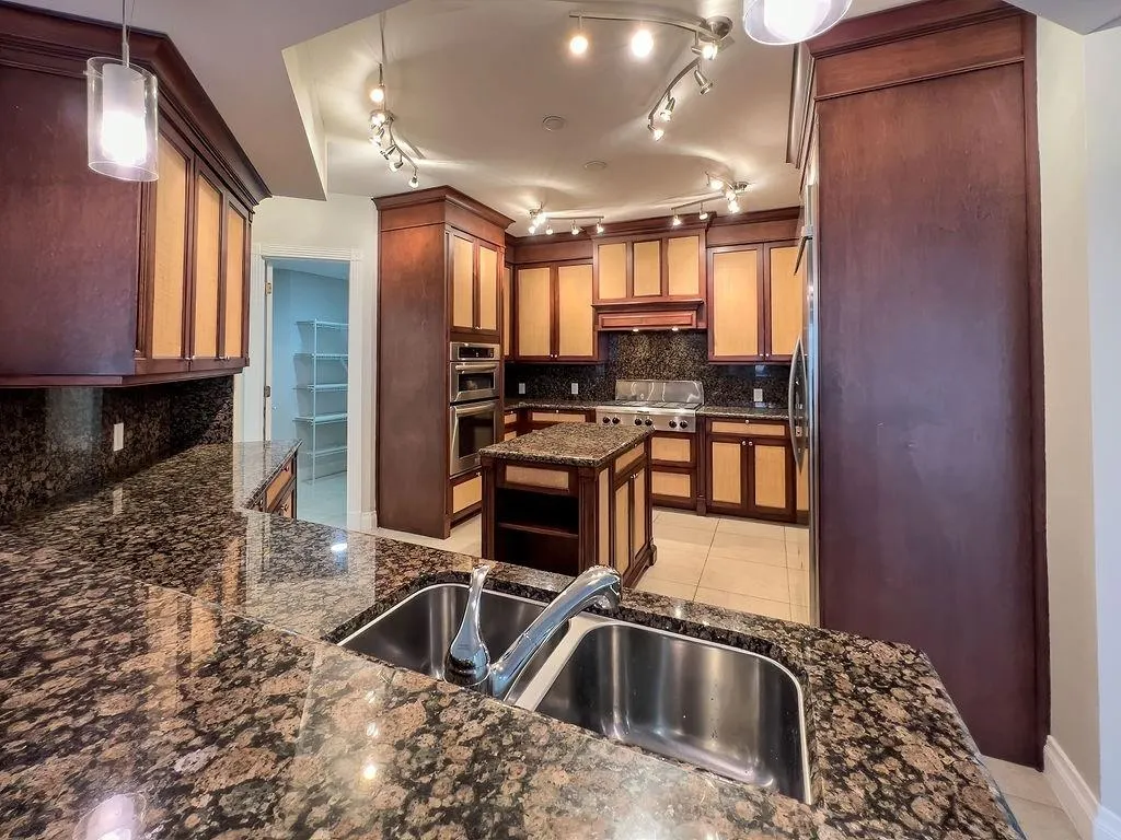 4241 N OCEAN BLVD, #102