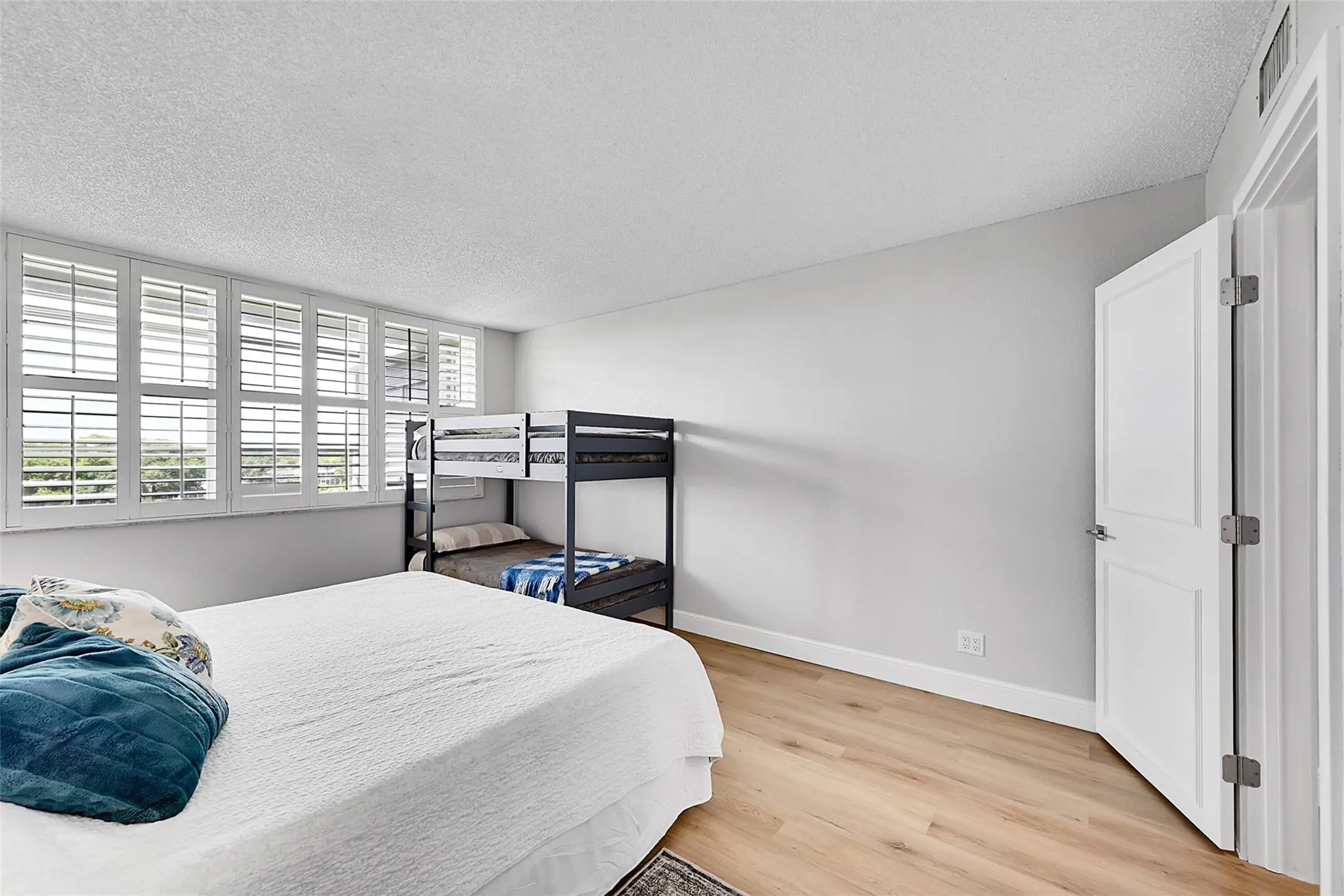 4020 W Palm Aire Dr, #503