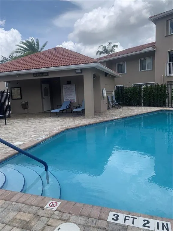 103 Riviera Cir