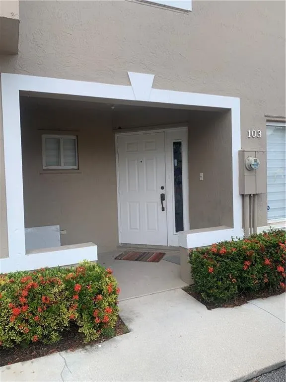 103 Riviera Cir