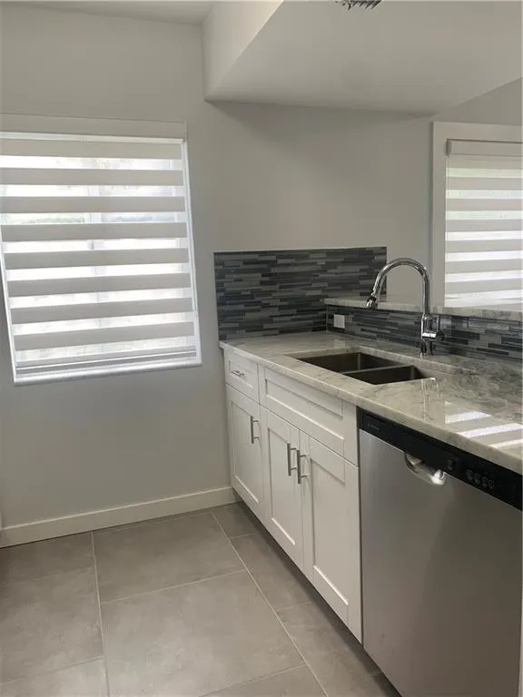 103 Riviera Cir