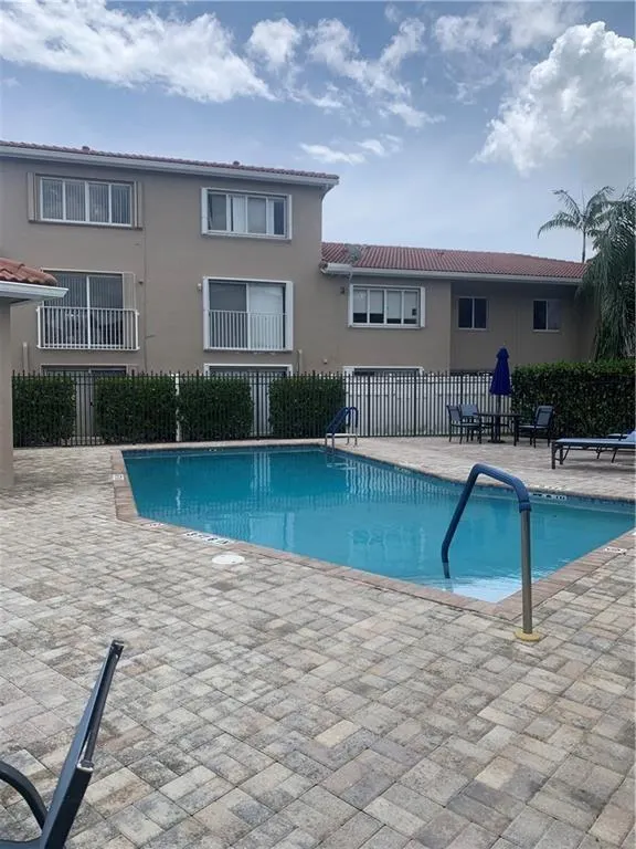 103 Riviera Cir