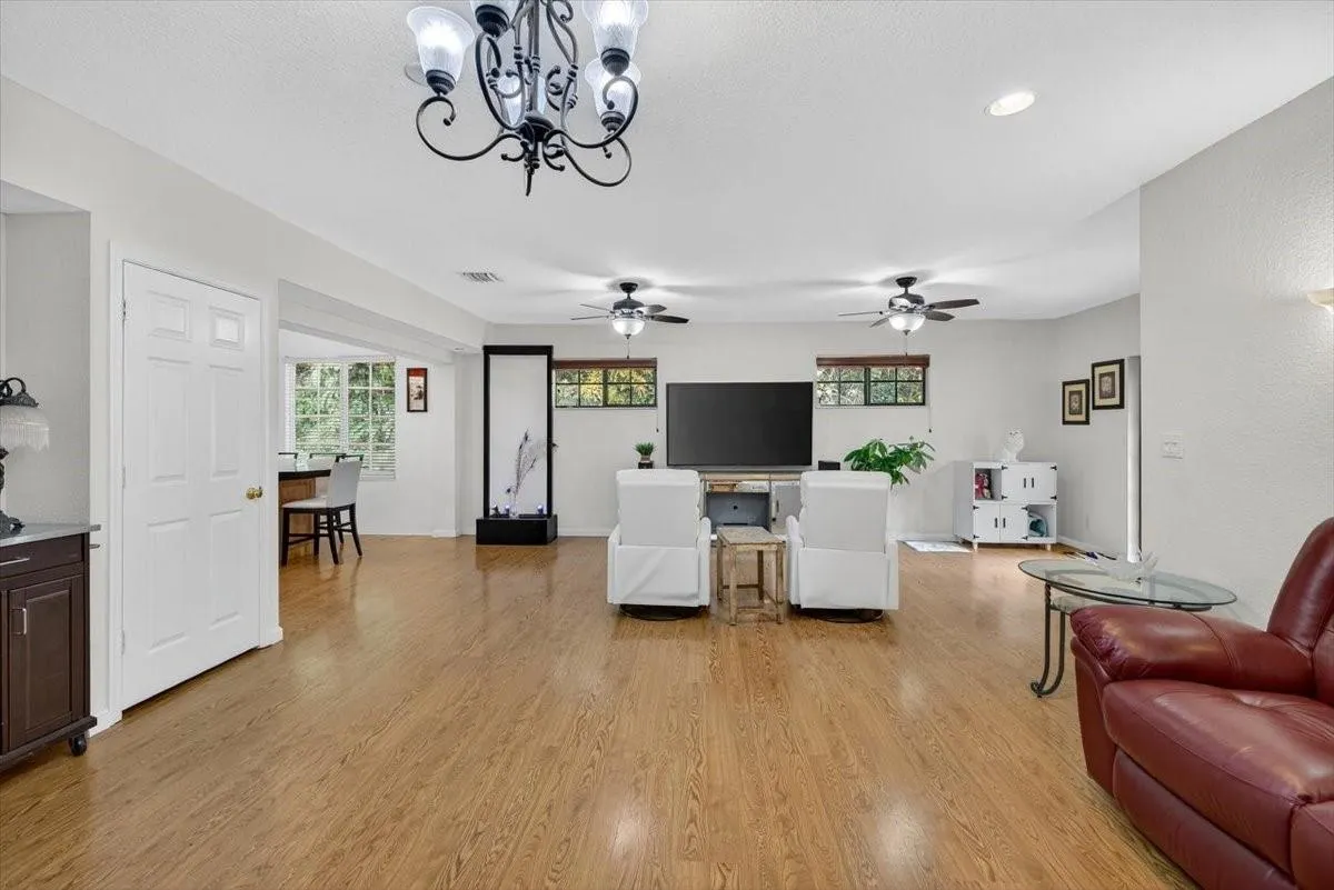 5541 W Broward Blvd