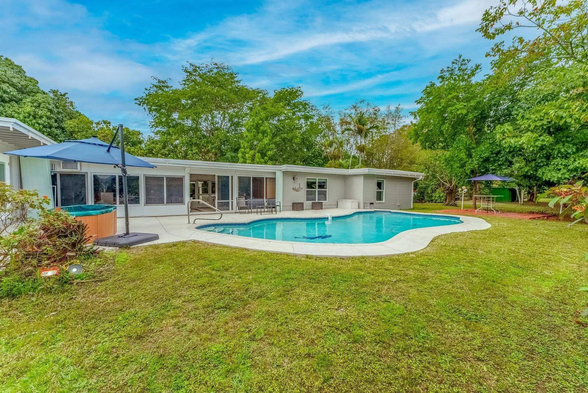 5541 W Broward Blvd