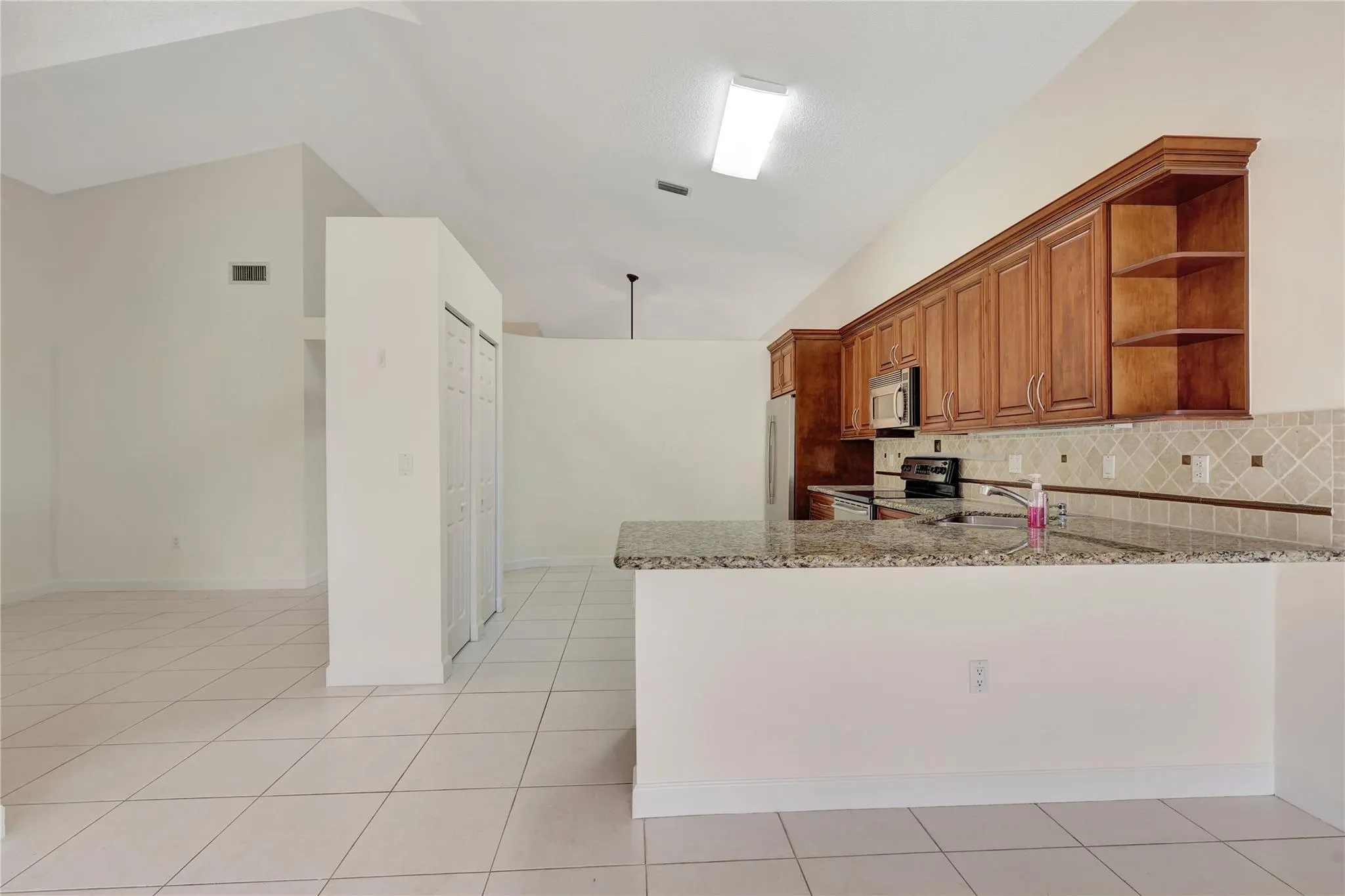 12121 NW 34th St
