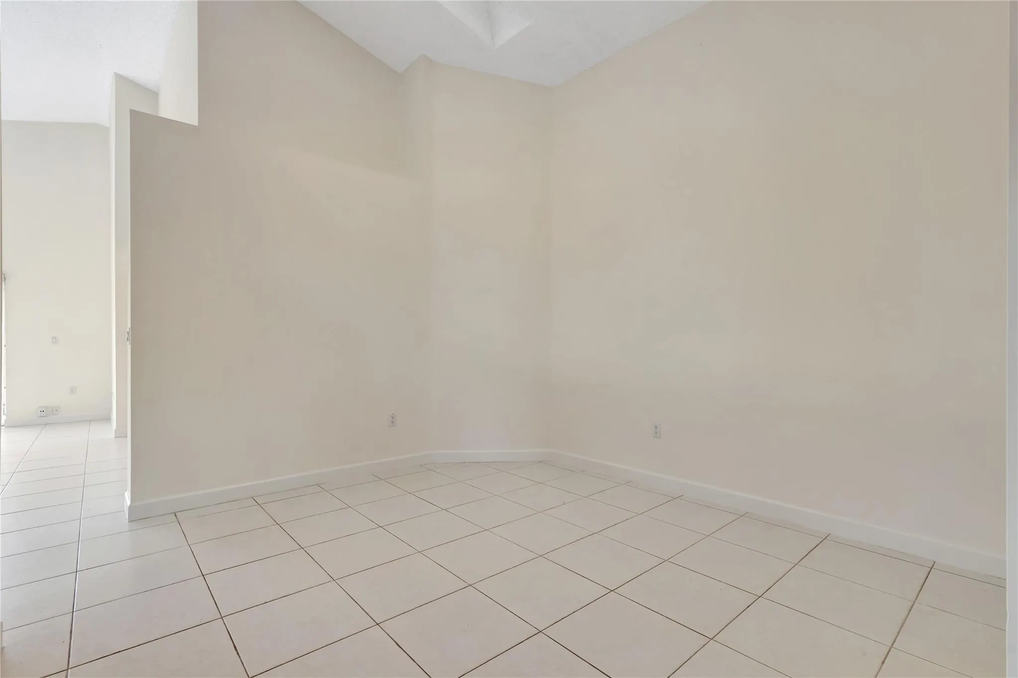 12121 NW 34th St