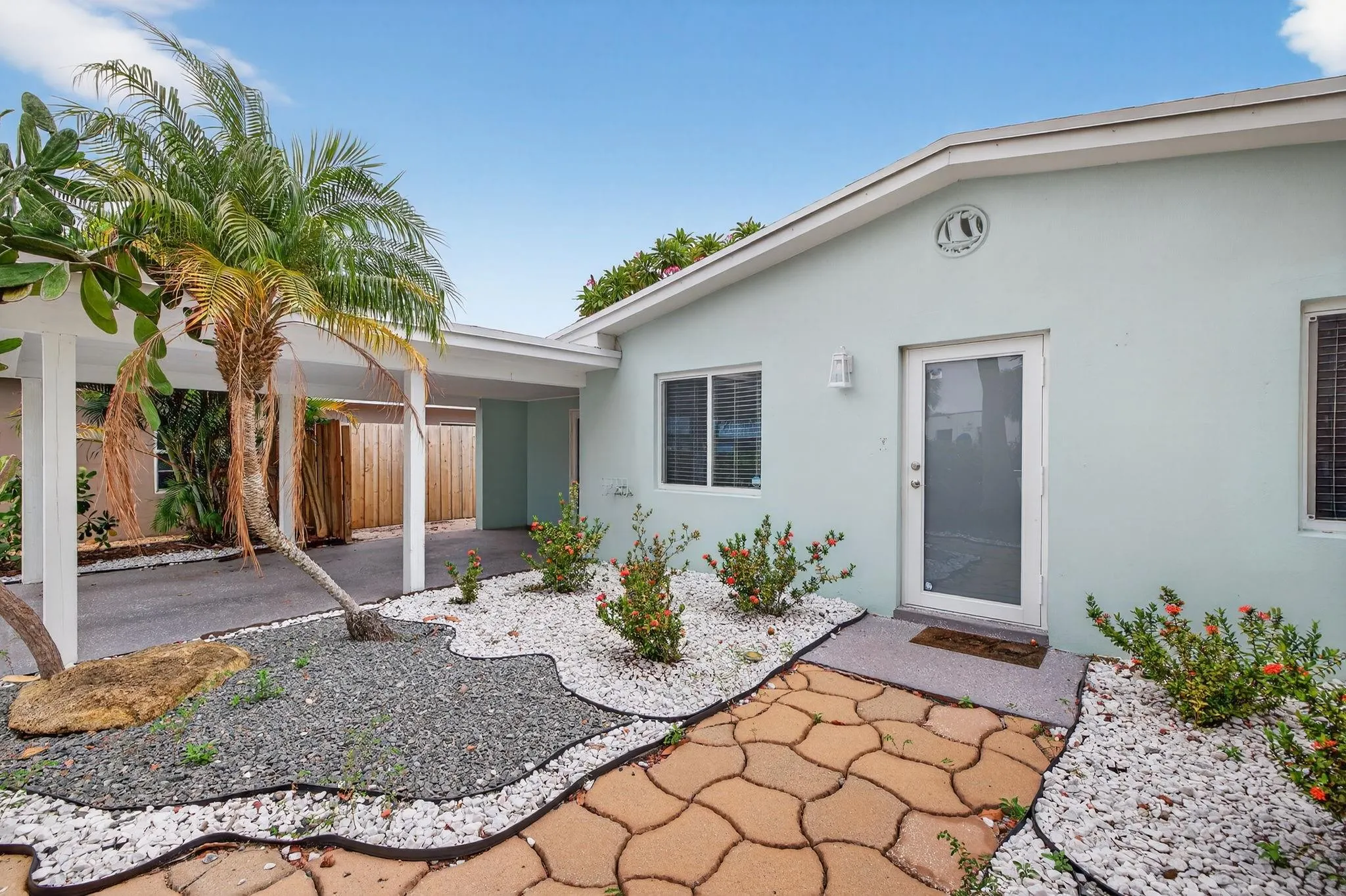 1232 NE 11th Ave