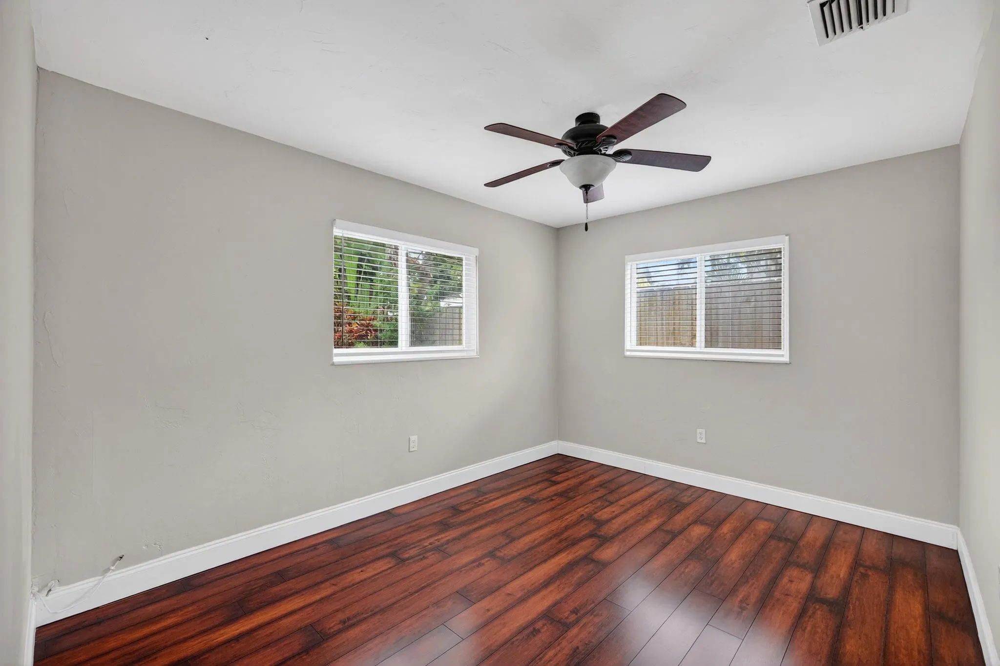 1232 NE 11th Ave