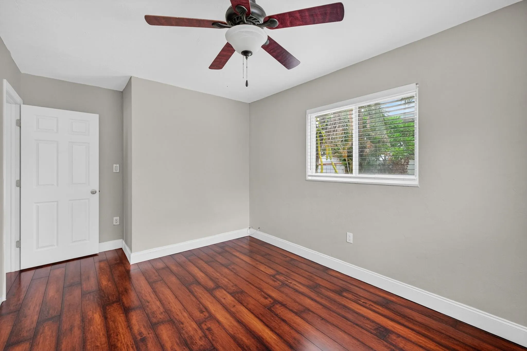 1232 NE 11th Ave