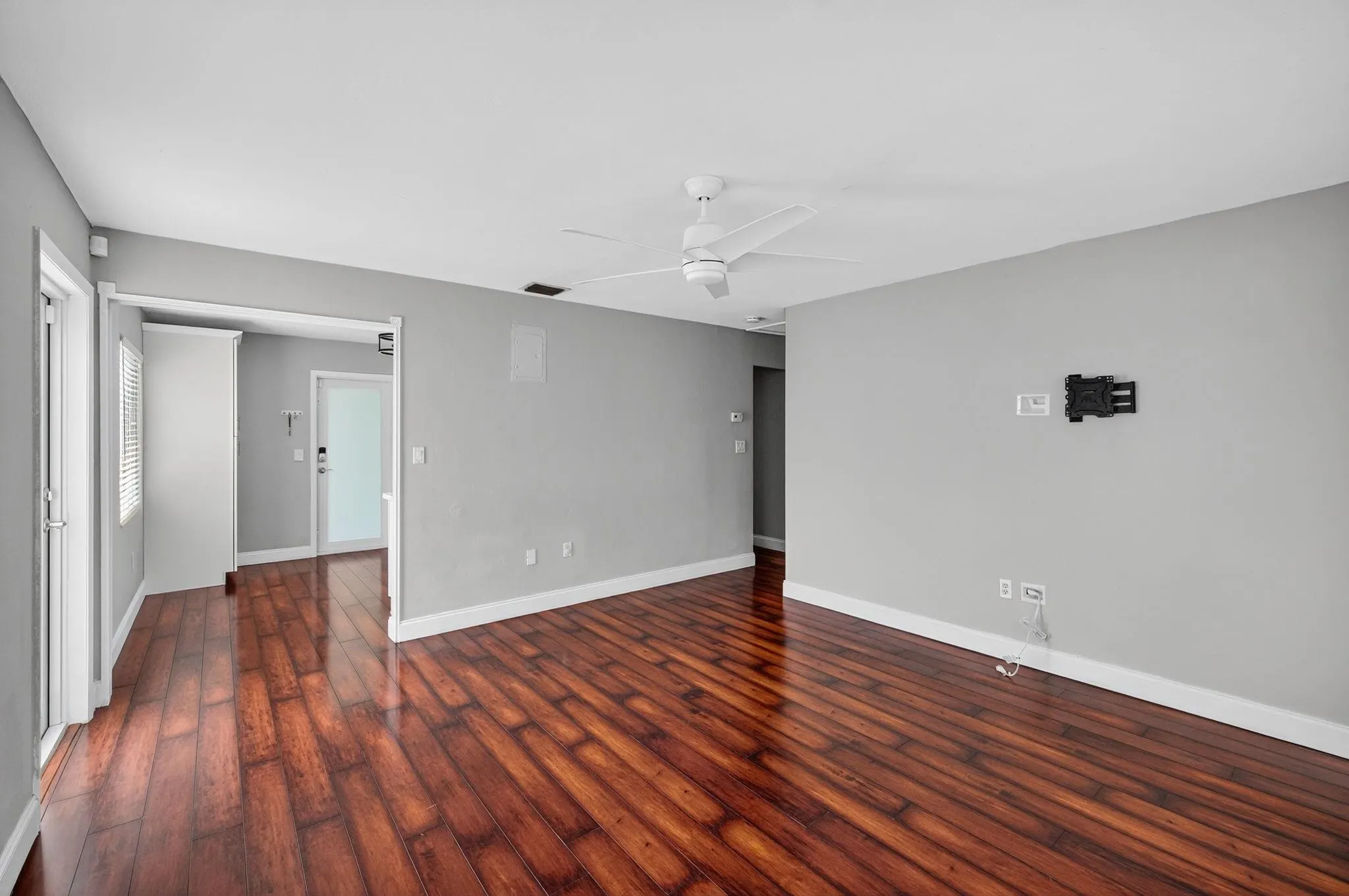 1232 NE 11th Ave