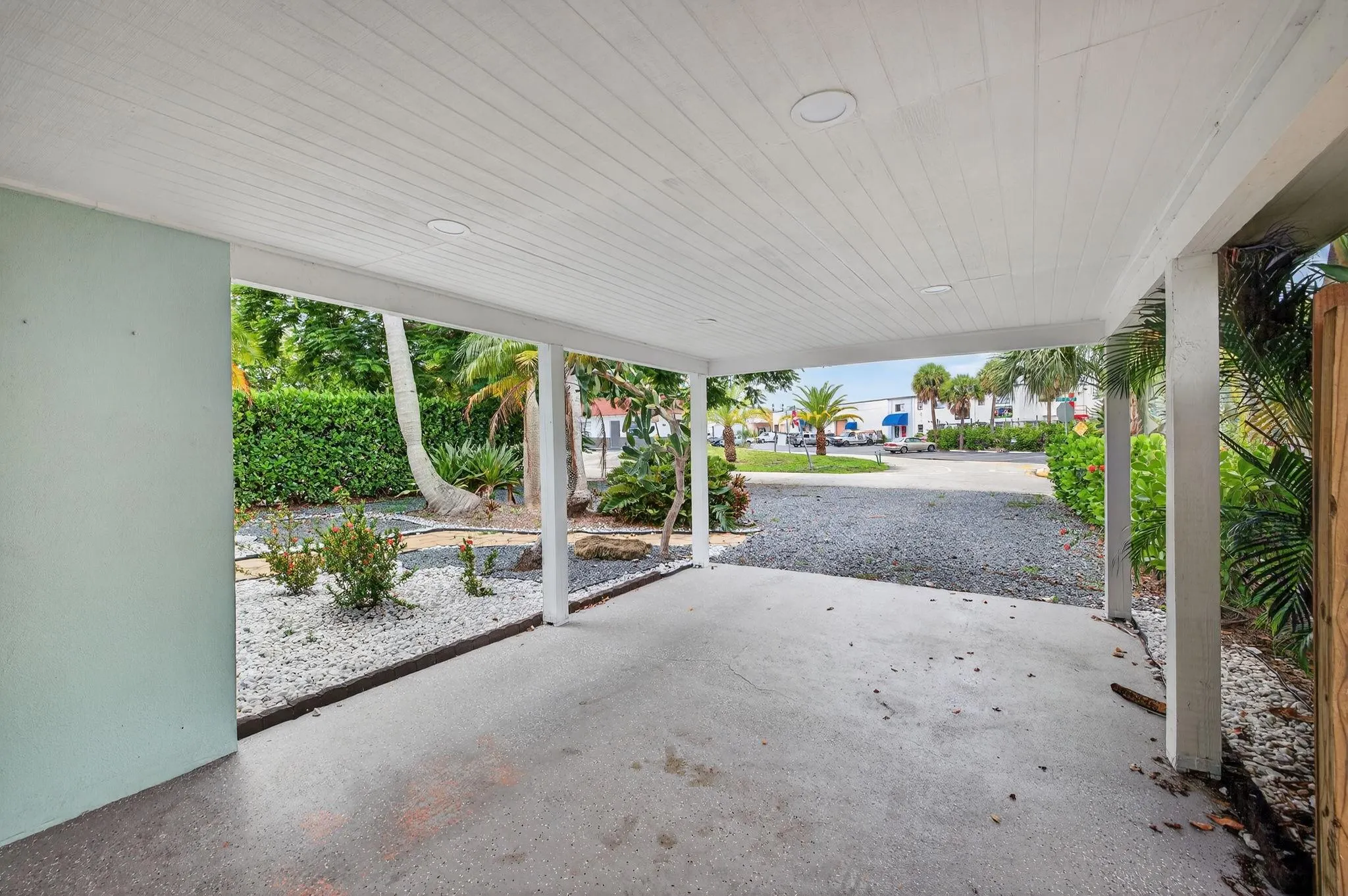 1232 NE 11th Ave