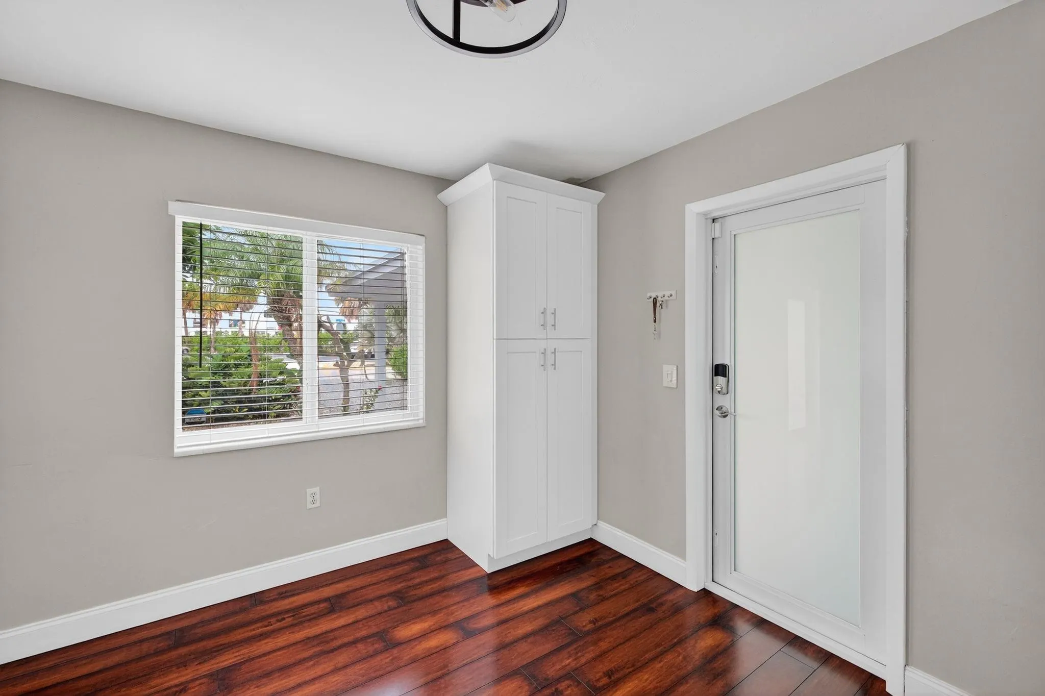 1232 NE 11th Ave