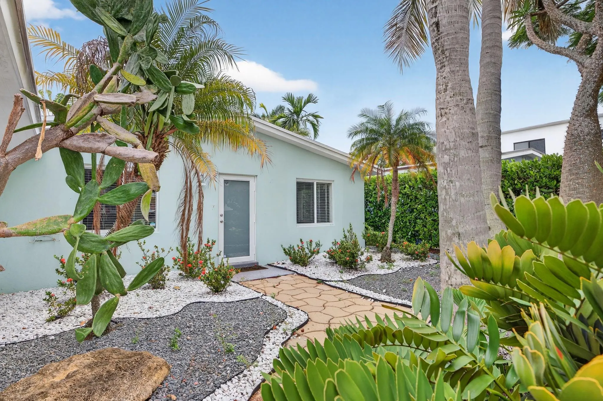 1232 NE 11th Ave