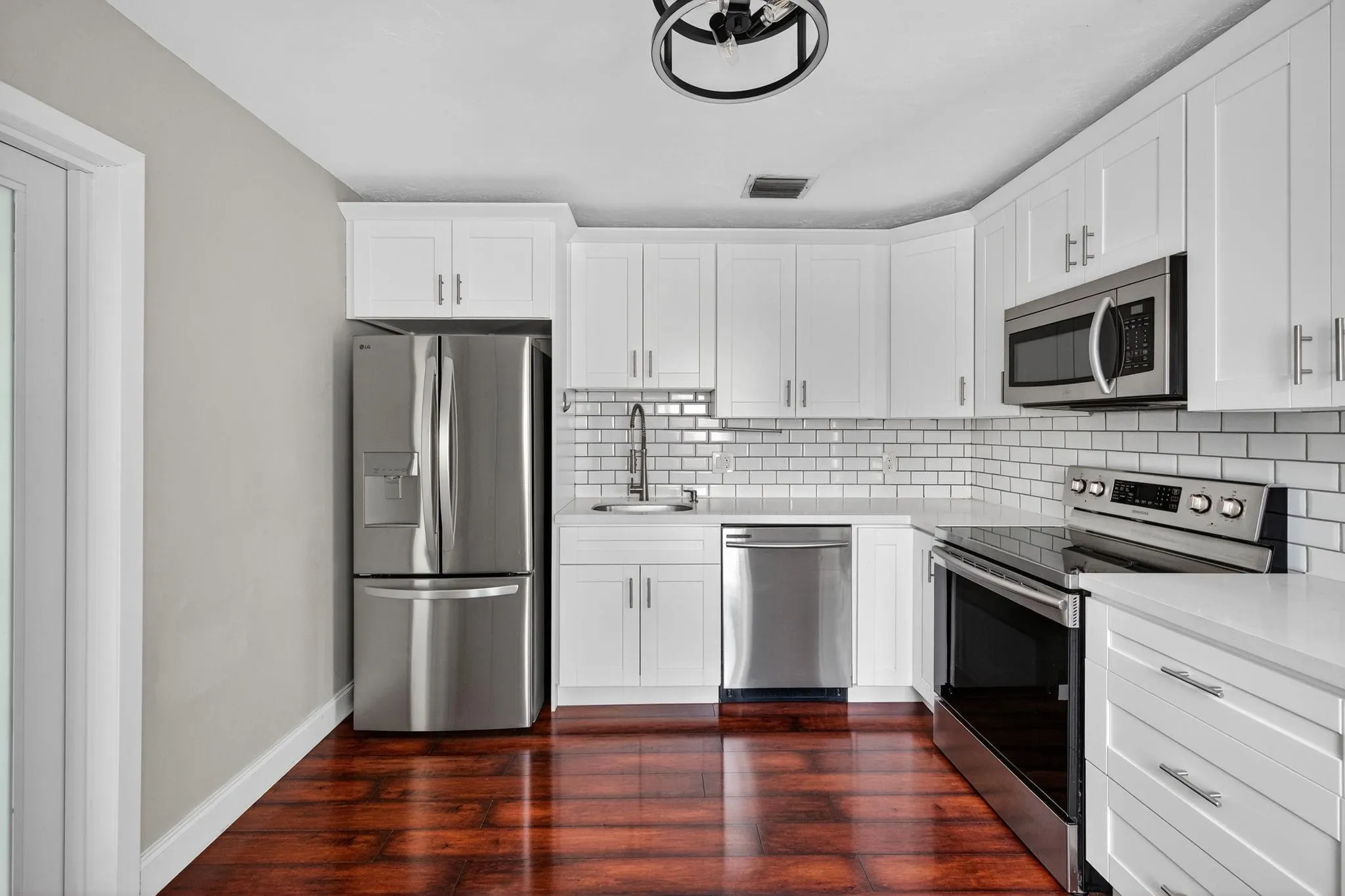 1232 NE 11th Ave
