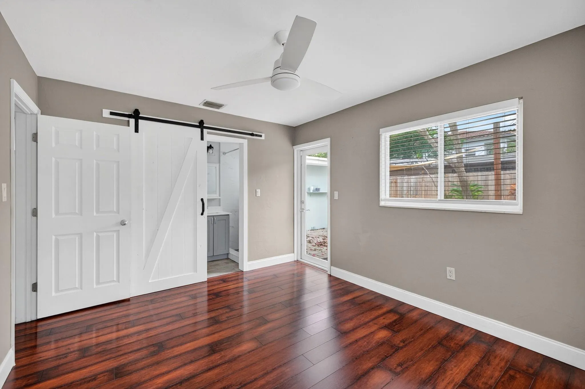 1232 NE 11th Ave