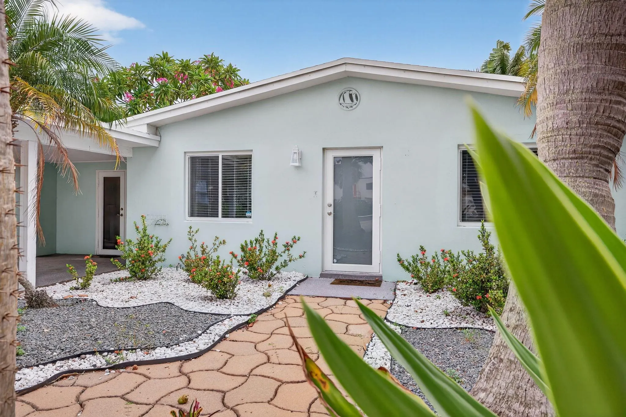 1232 NE 11th Ave